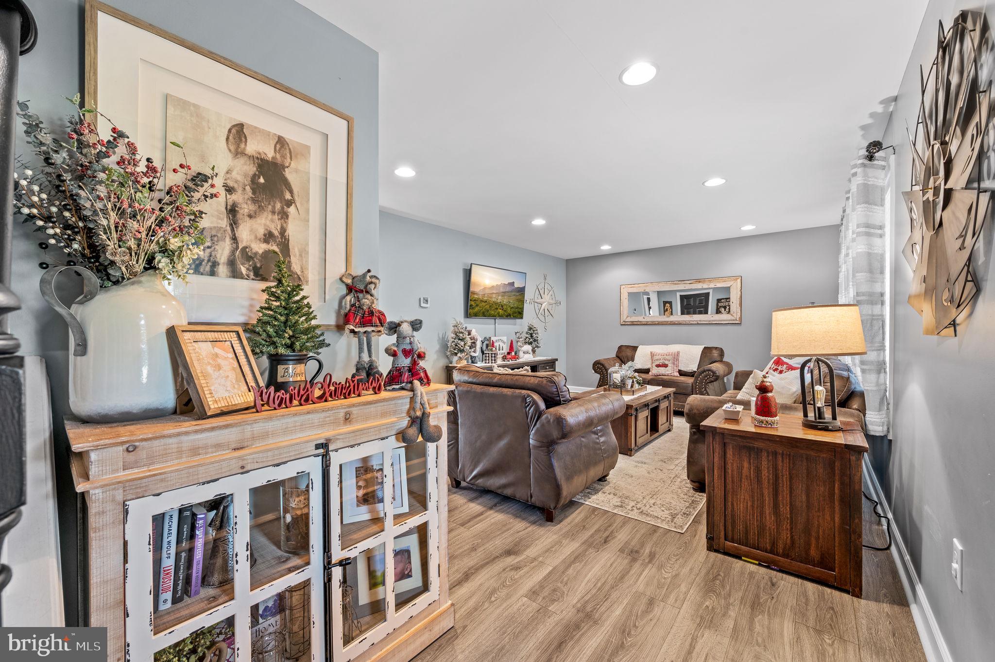 LITTLE BRITAIN - Residential