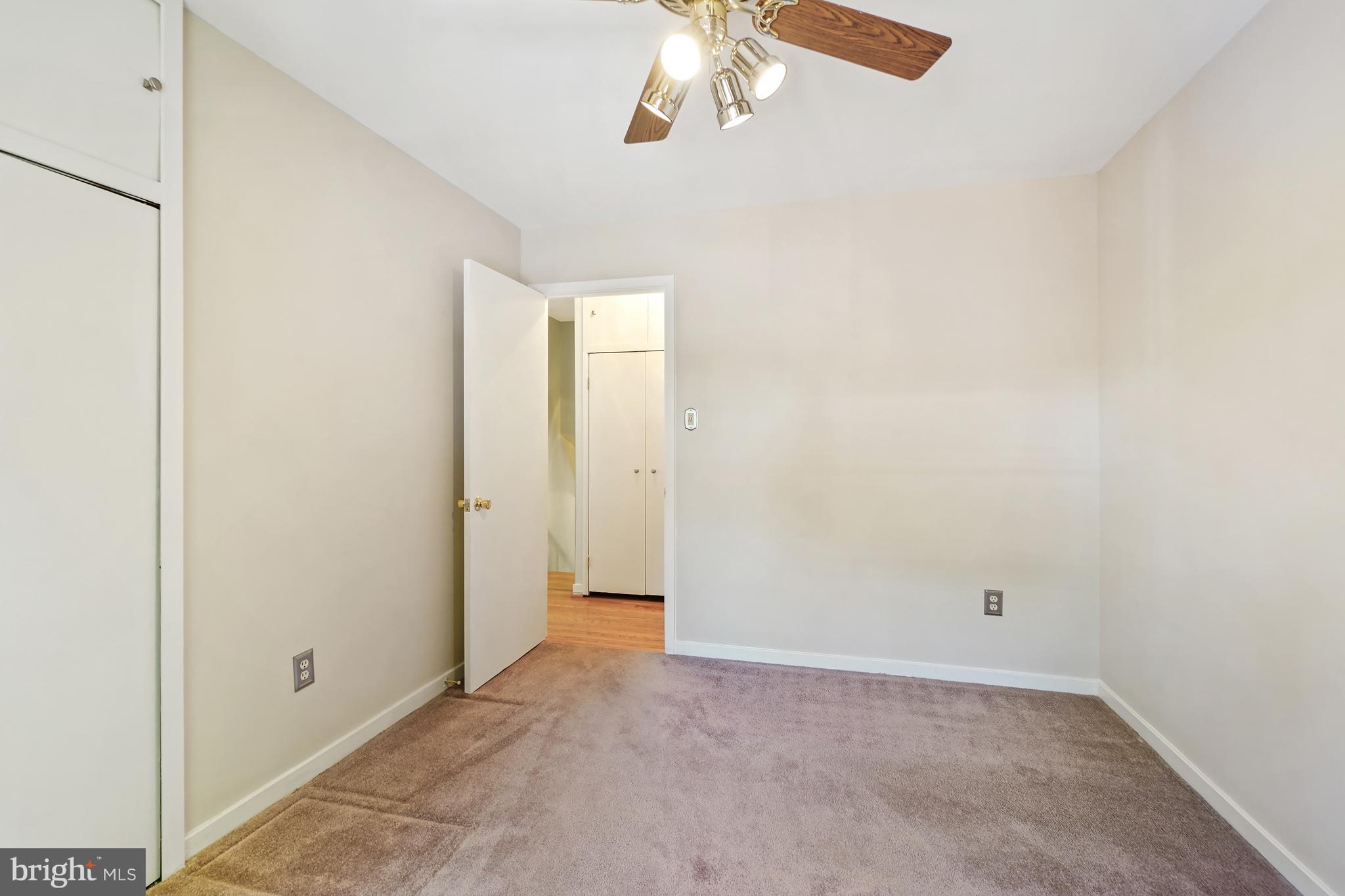 MANOR WOODS - Residential