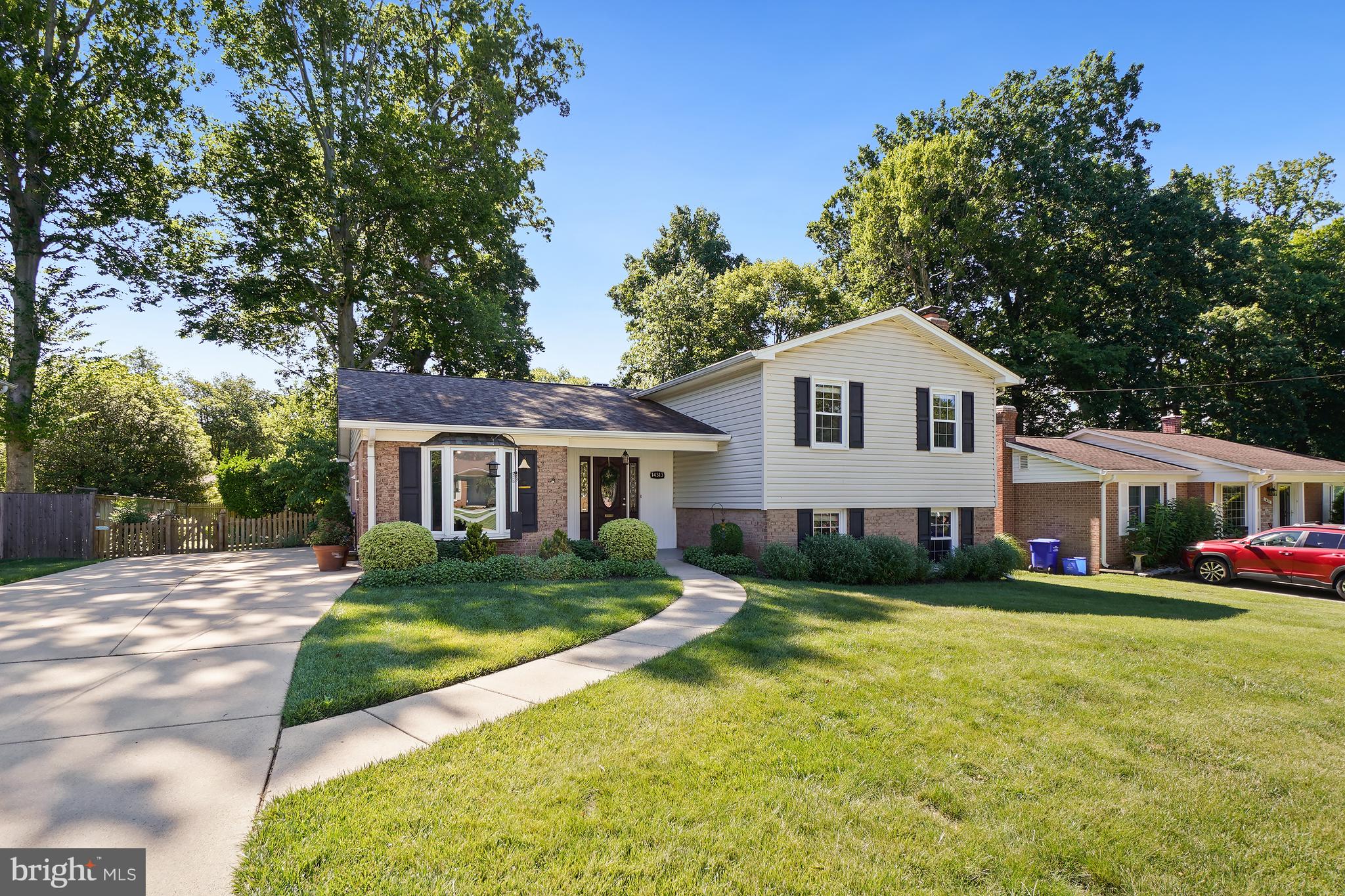 MANOR WOODS - Residential