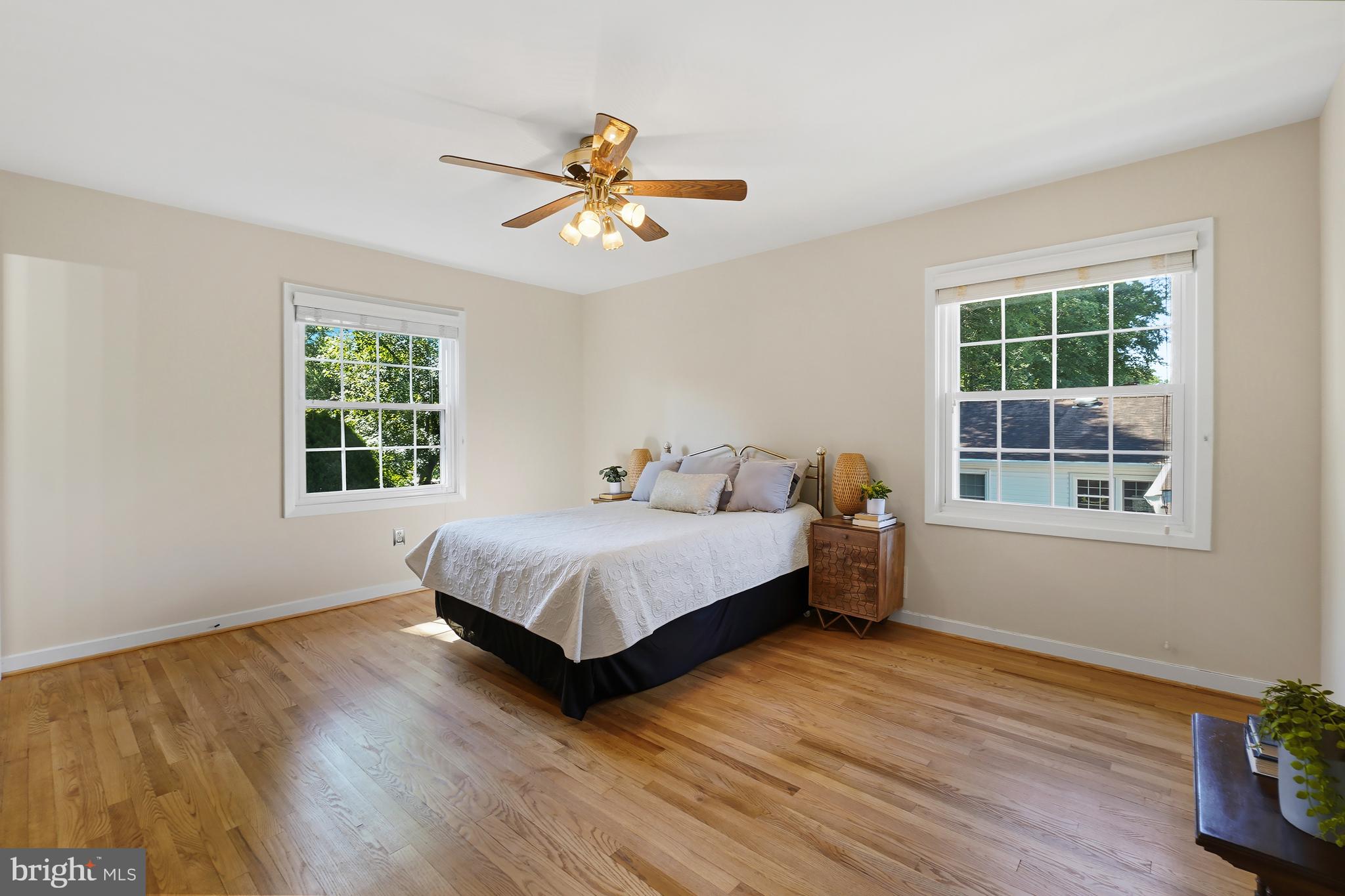 MANOR WOODS - Residential