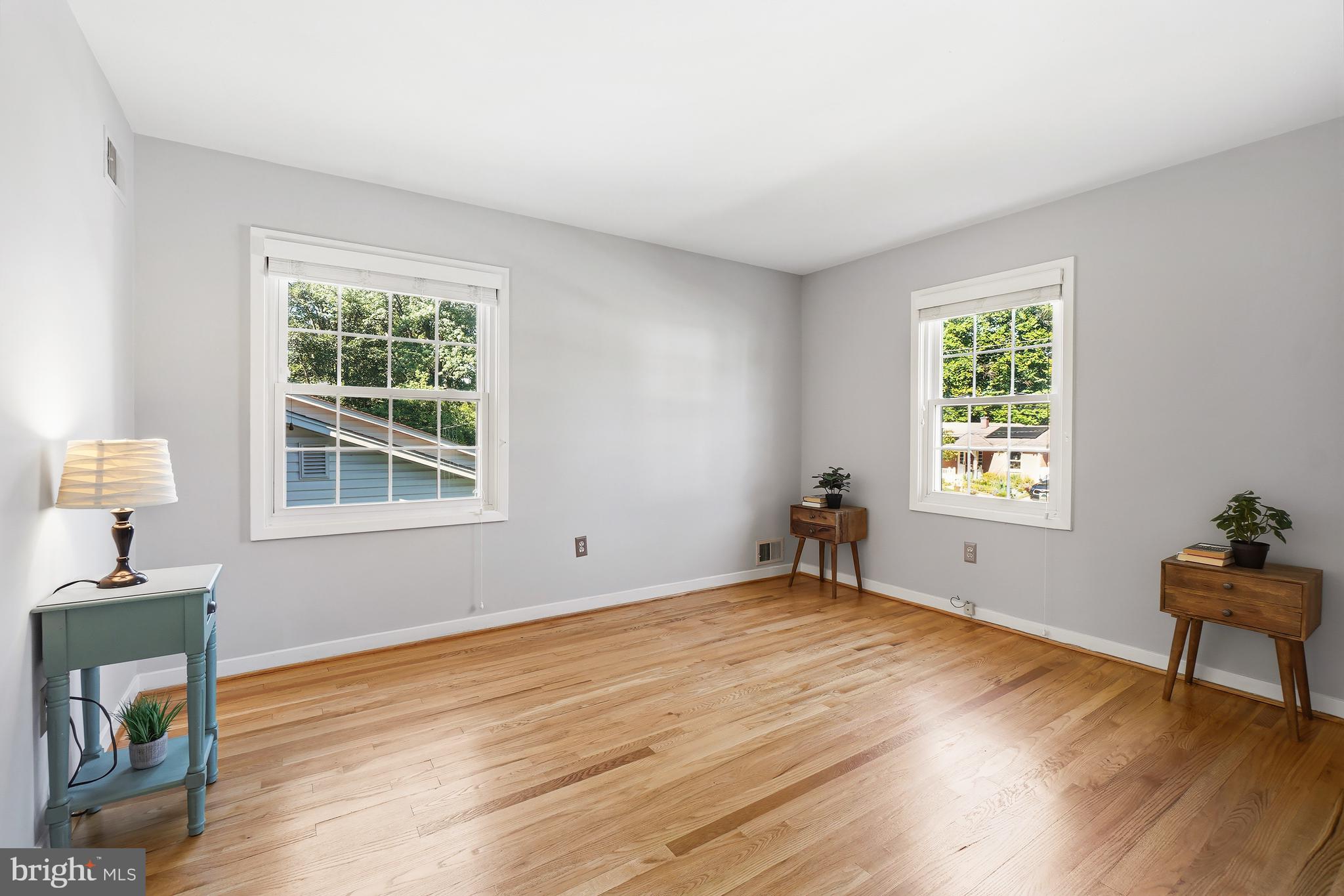 MANOR WOODS - Residential