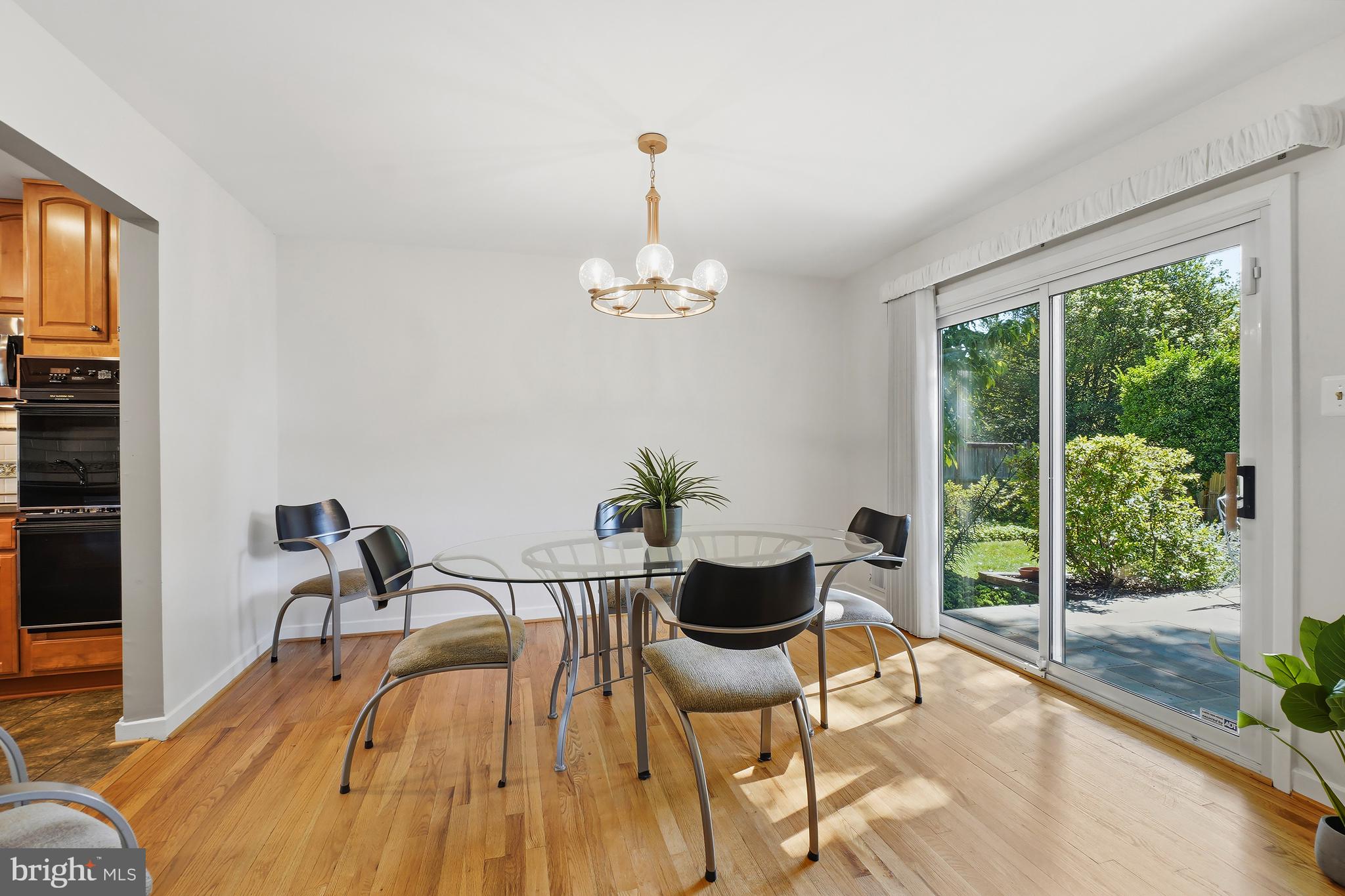 MANOR WOODS - Residential
