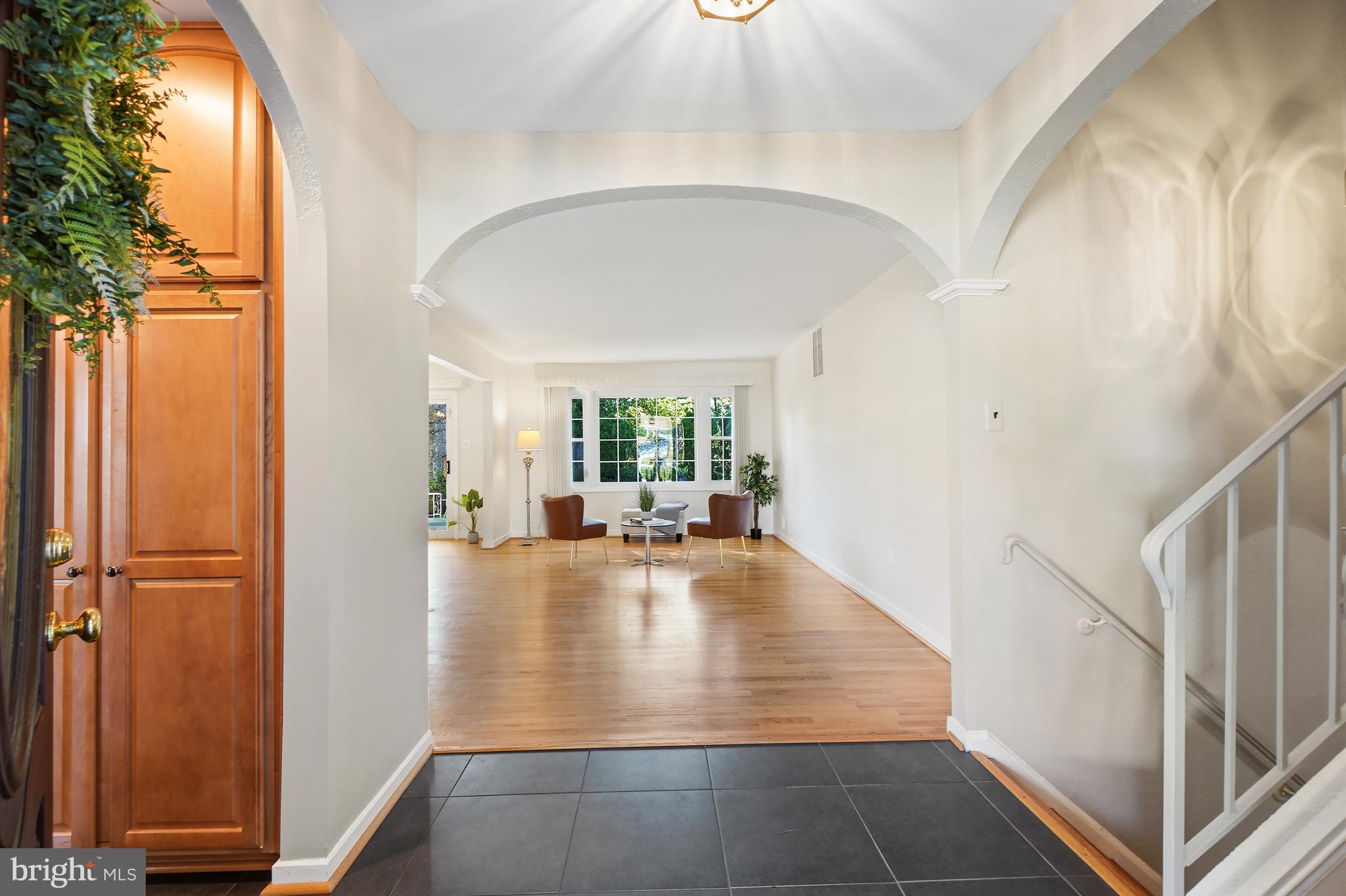 MANOR WOODS - Residential