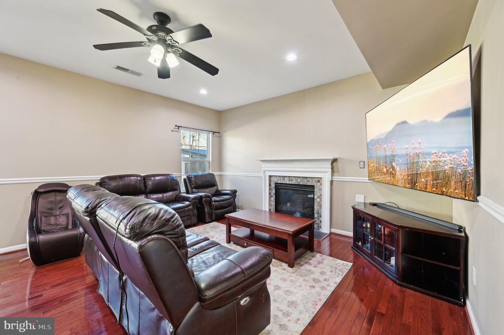 KINGS WOODS - Residential