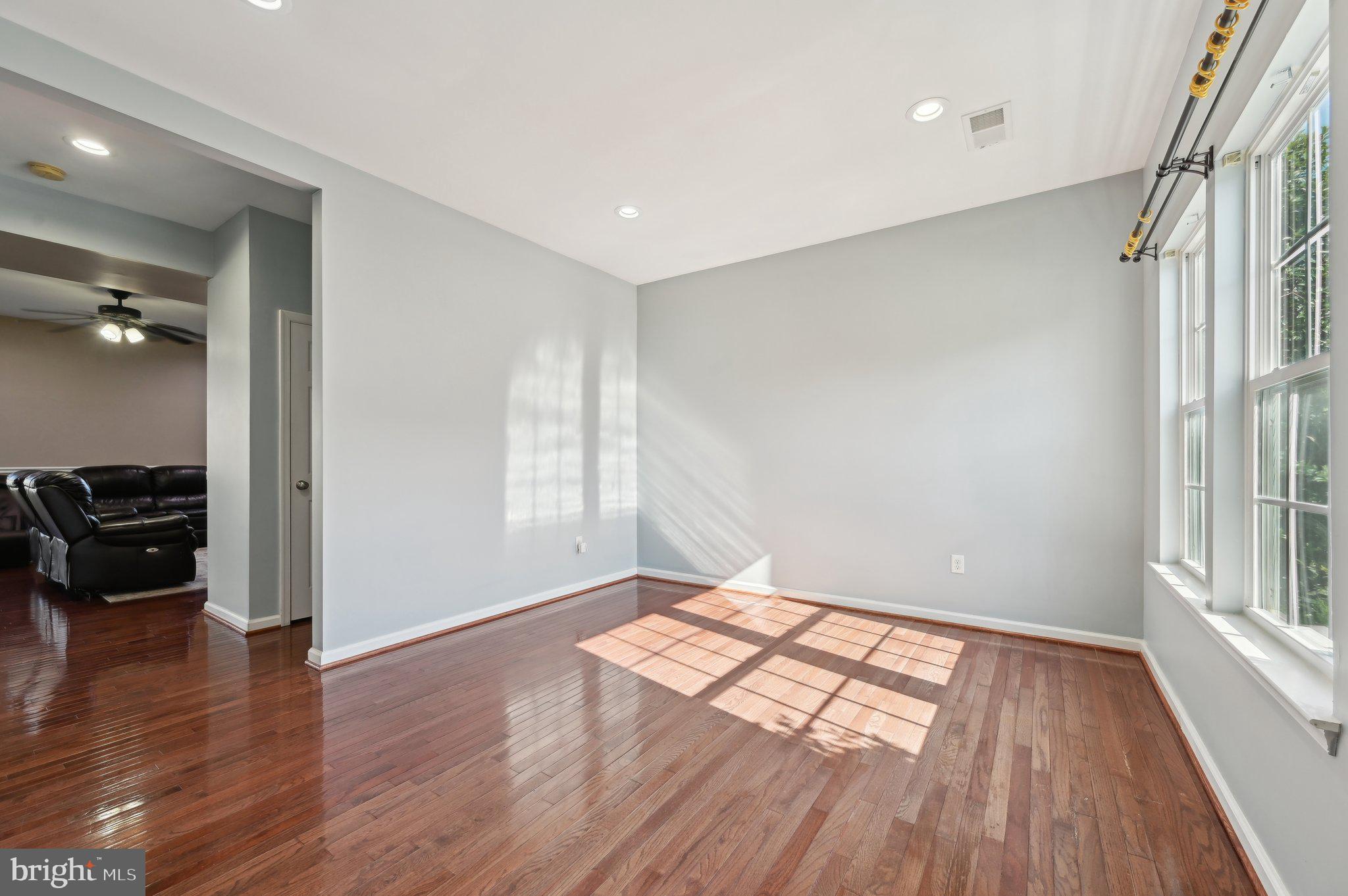 KINGS WOODS - Residential
