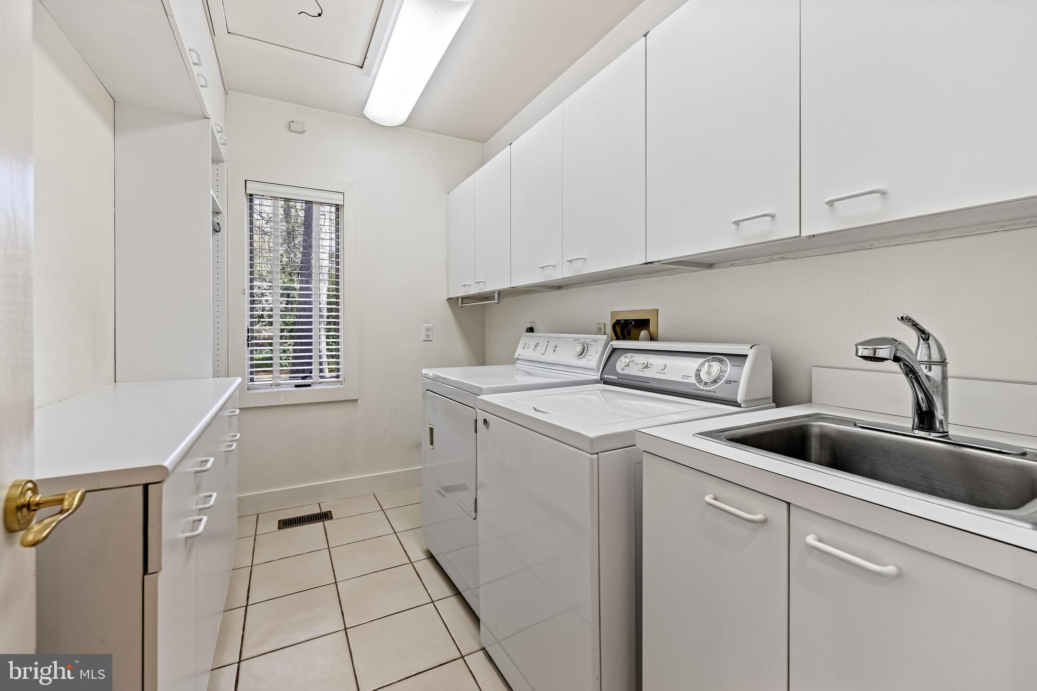 ROCKLAND - Residential