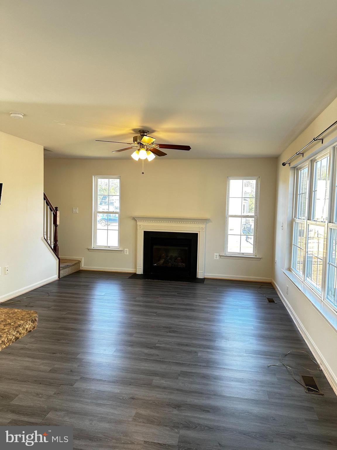 WESTBURY - Residential Lease