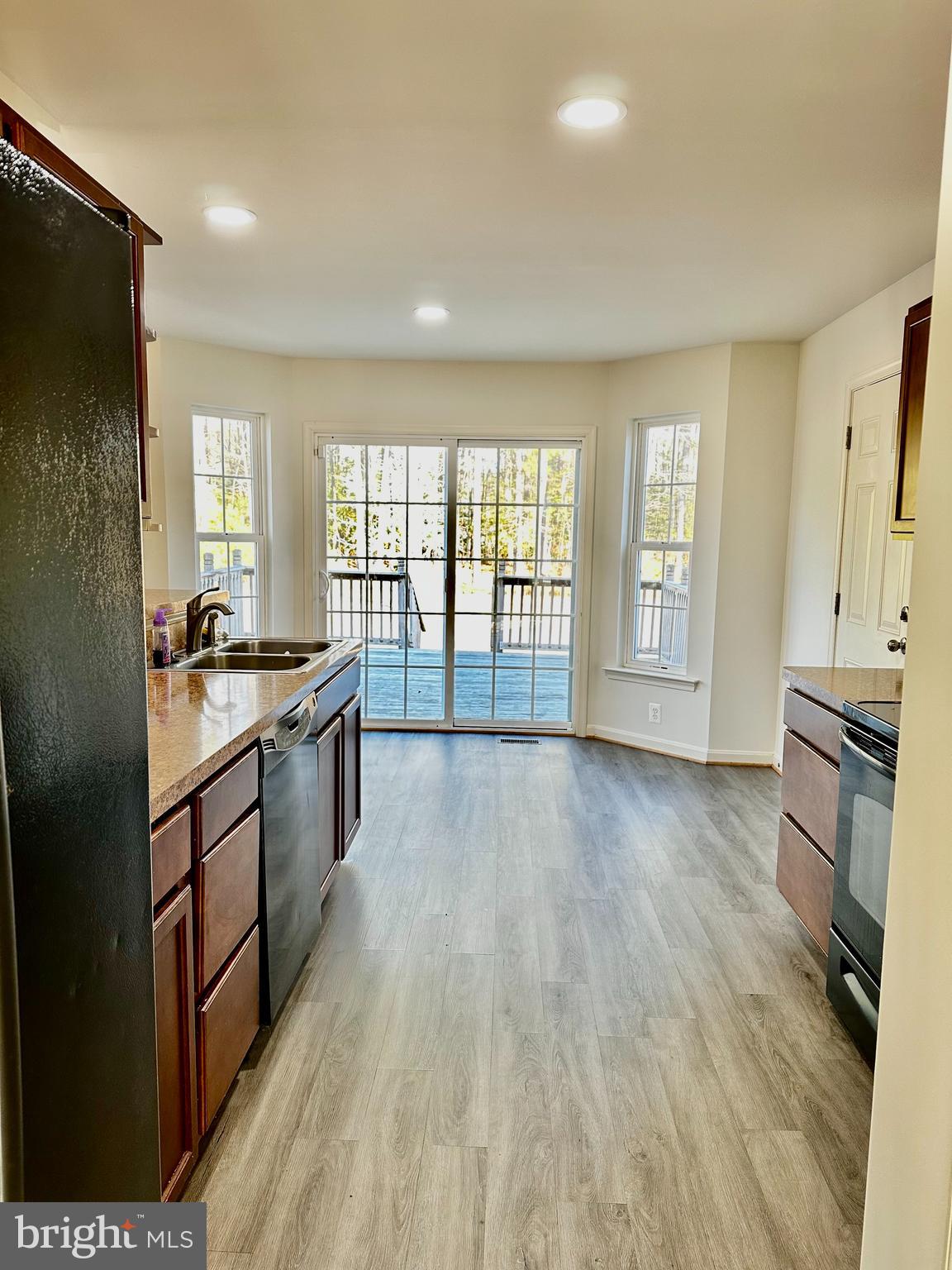 WESTBURY - Residential Lease