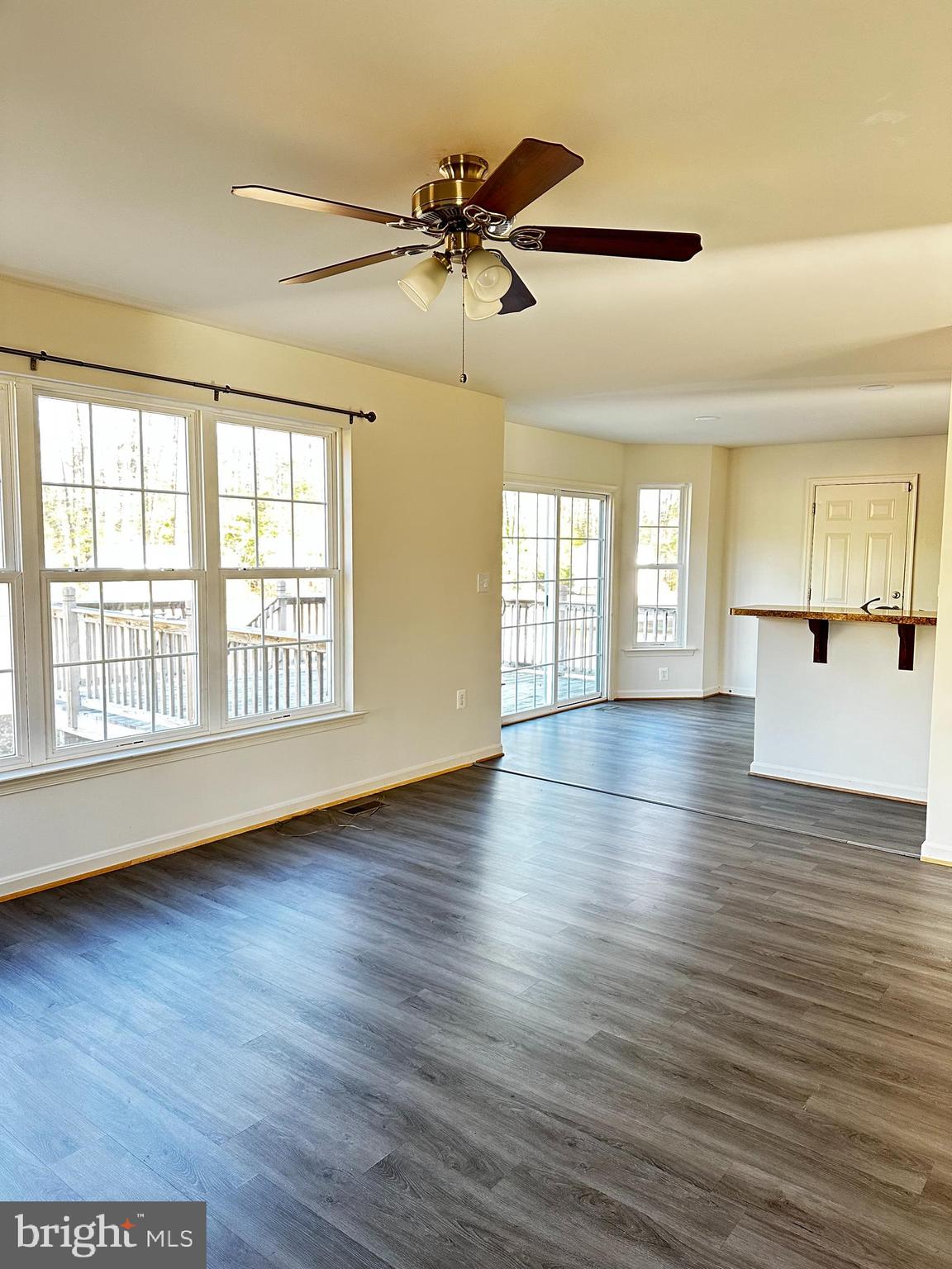 WESTBURY - Residential Lease