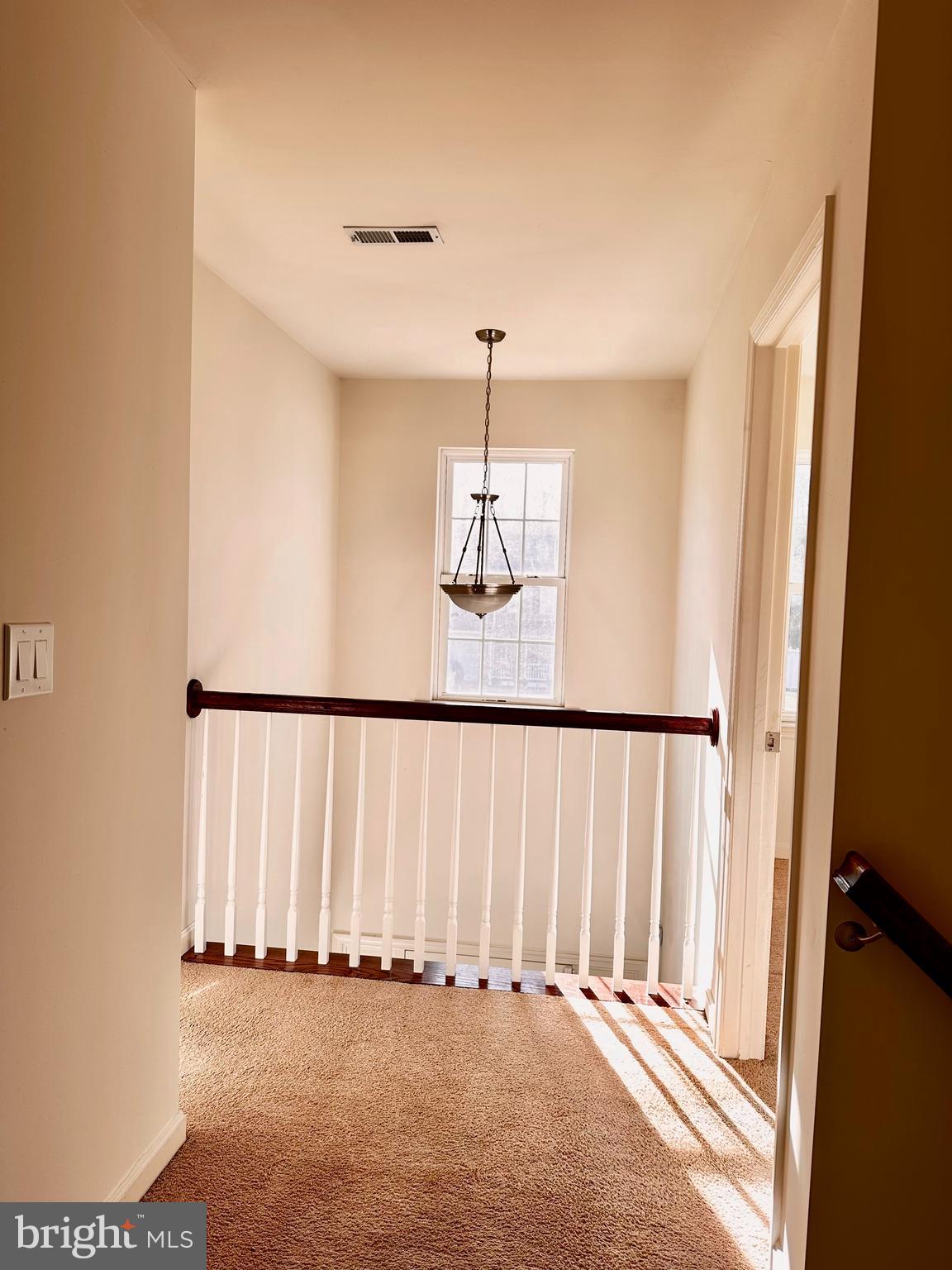 WESTBURY - Residential Lease