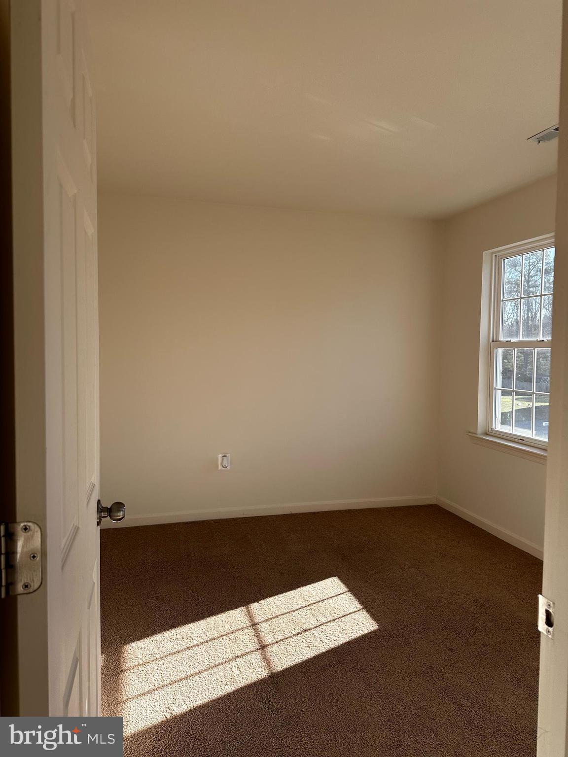 WESTBURY - Residential Lease