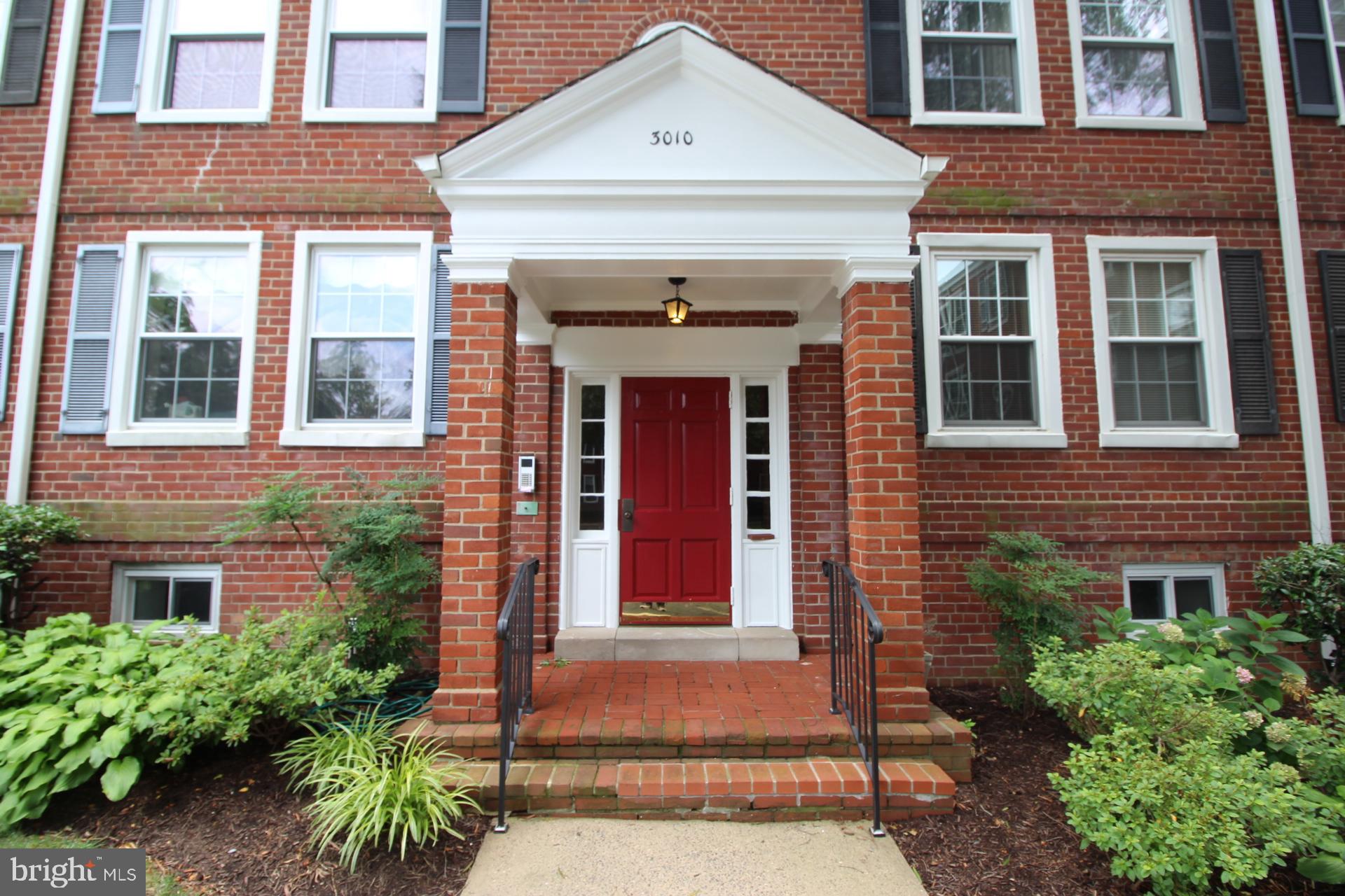 Gorgeous light & bright unit-spacious with 2 bedrooms/1 bath an loft!  Gorgeous gleaming wood floors, period wood trim/detail, renovated kitchen w/granite, stainless.  Updated baths, pop-up ceiling w/recessed lights, all the amenities of Fairlington Village.  A MUST SEE!  Available 4/1.