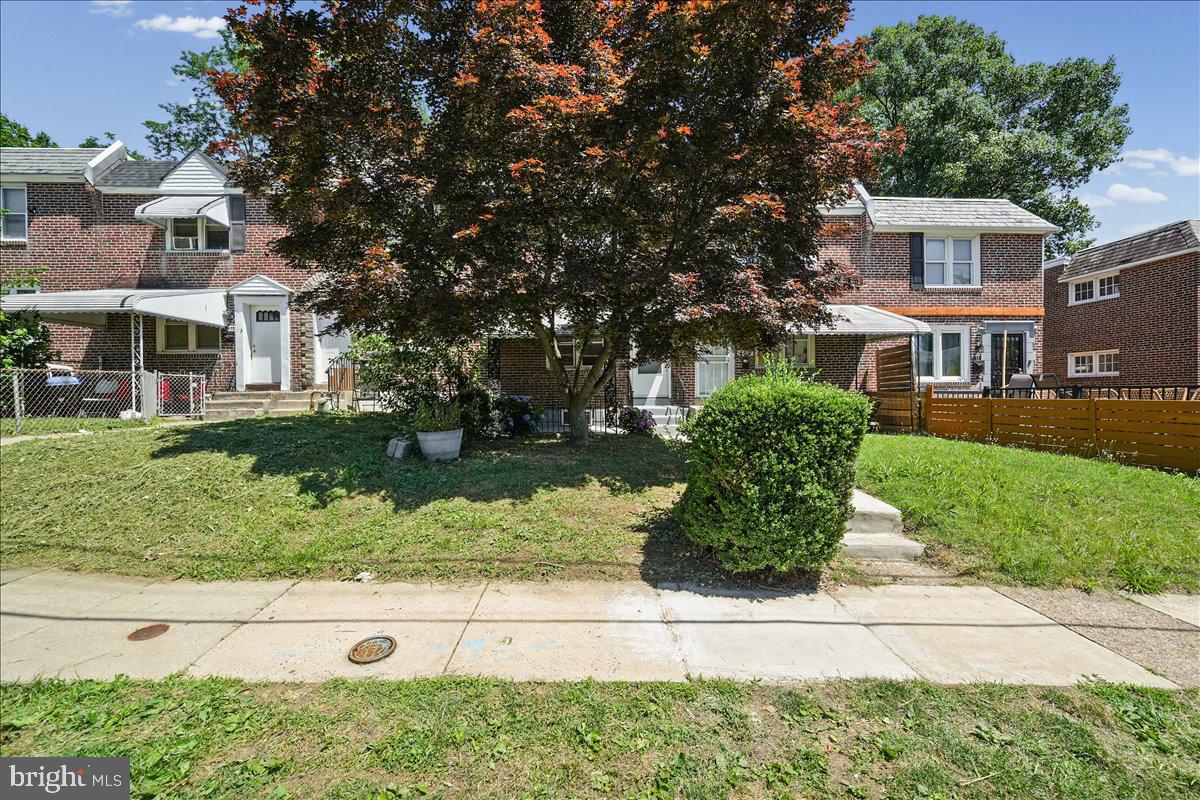 Located in the desirable Edgemont Park neighborhood, this charming townhouse offers a perfect blend of timeless character and modern updates. Step inside to an inviting, sun-drenched main level featuring brand-new, durable LVP  flooring, crisp white trim, and a neutral color palette that complements any style. The spacious living and dining areas flow seamlessly together, creating an ideal setting for both everyday living and entertaining. The heart of the home is the bright, functional kitchen, complete with contemporary white shaker style cabinets, dark contrasting countertops, and a sleek modern faucet. A convenient breakfast bar  pass-through opens directly to the main living space, enhancing the home’s open and connected feel. The comfortable bedrooms provide a peaceful retreat, featuring matching modern flooring, flush-mount LED lighting, and windows that allow for abundant natural light. The full basement offers exceptional additional space and versatility. Cleanly updated with painted concrete walls, an easy-to-maintain painted floor, and overhead lighting, this expansive area serves as a blank canvas—perfect for a home gym, workshop, storage, or future finished living space. Ideally located near local parks, shops, dining, and everyday conveniences, this home delivers both comfort and accessibility. A true turnkey opportunity perfect for investor or ready for  an owner occupant to move right in and make it their own. Schedule your private showings now!