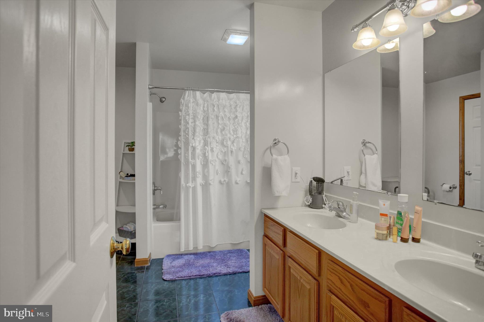 SHADOW CREEK MEADOWS - Residential
