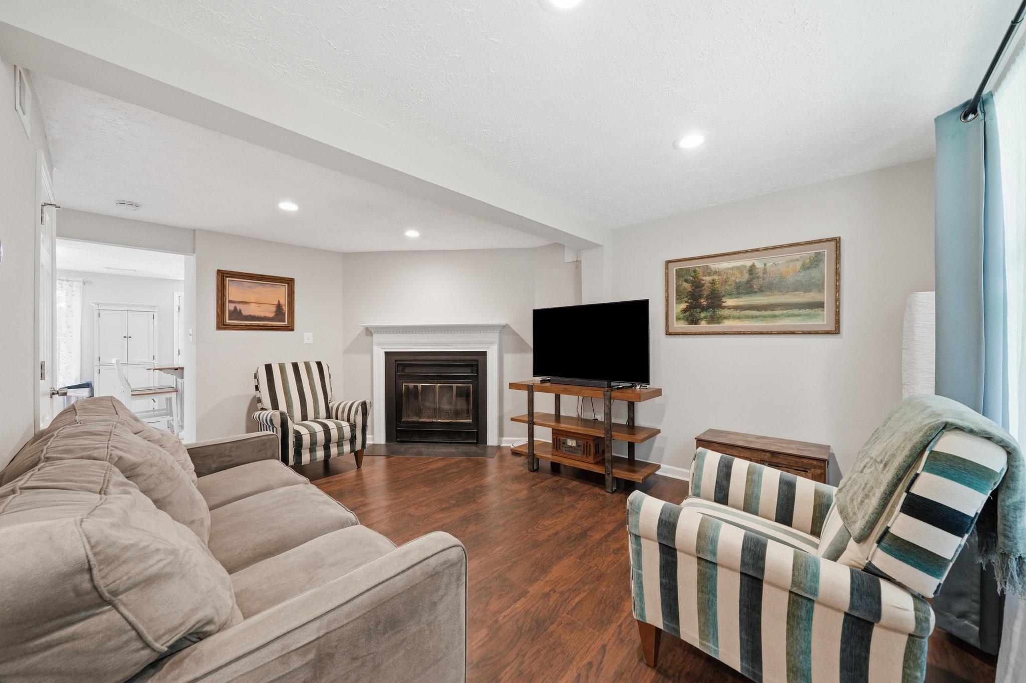 GUNNERS LAKE VILLAGE - Residential