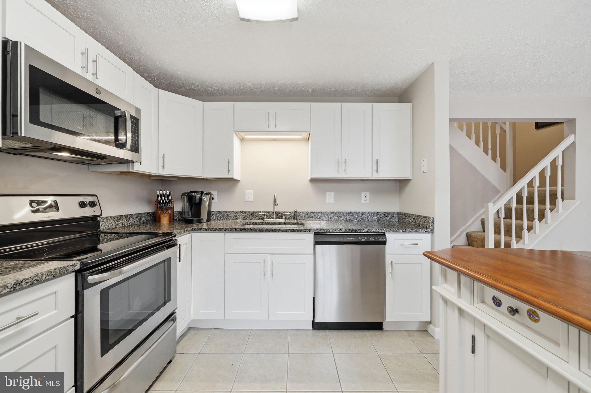 GUNNERS LAKE VILLAGE - Residential