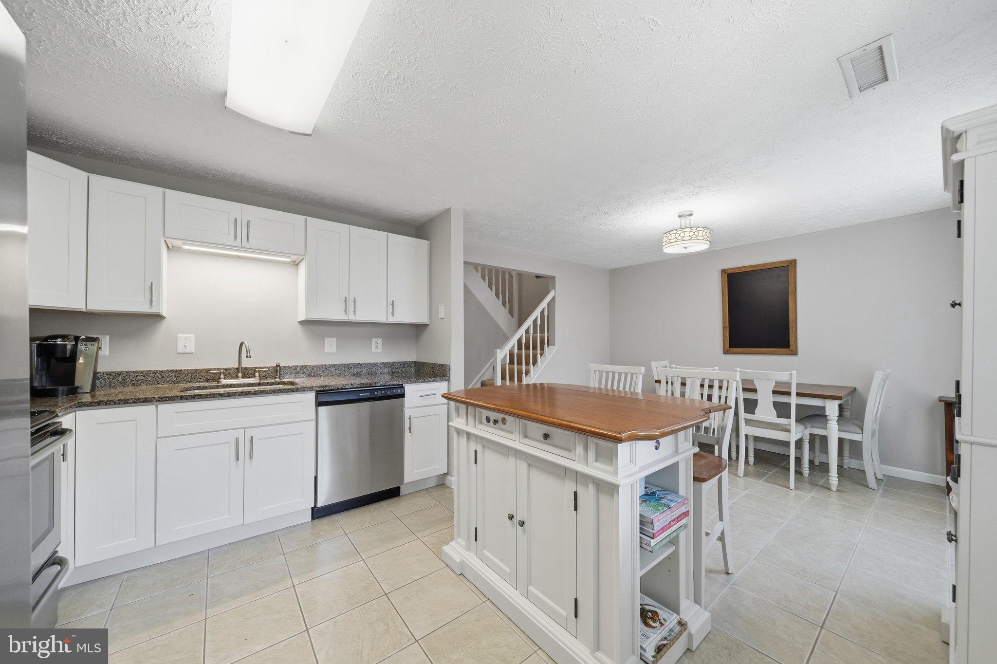 GUNNERS LAKE VILLAGE - Residential