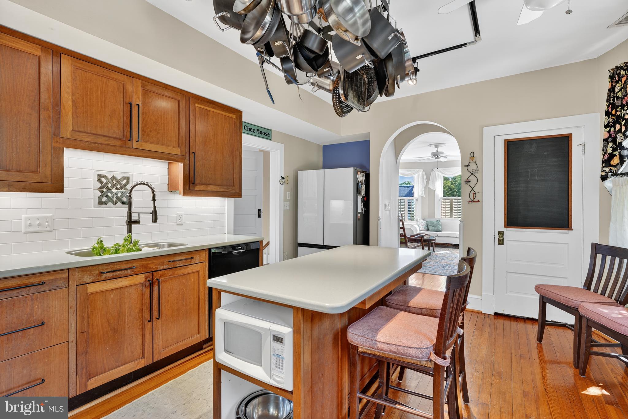 DEL RAY - Commercial Sale