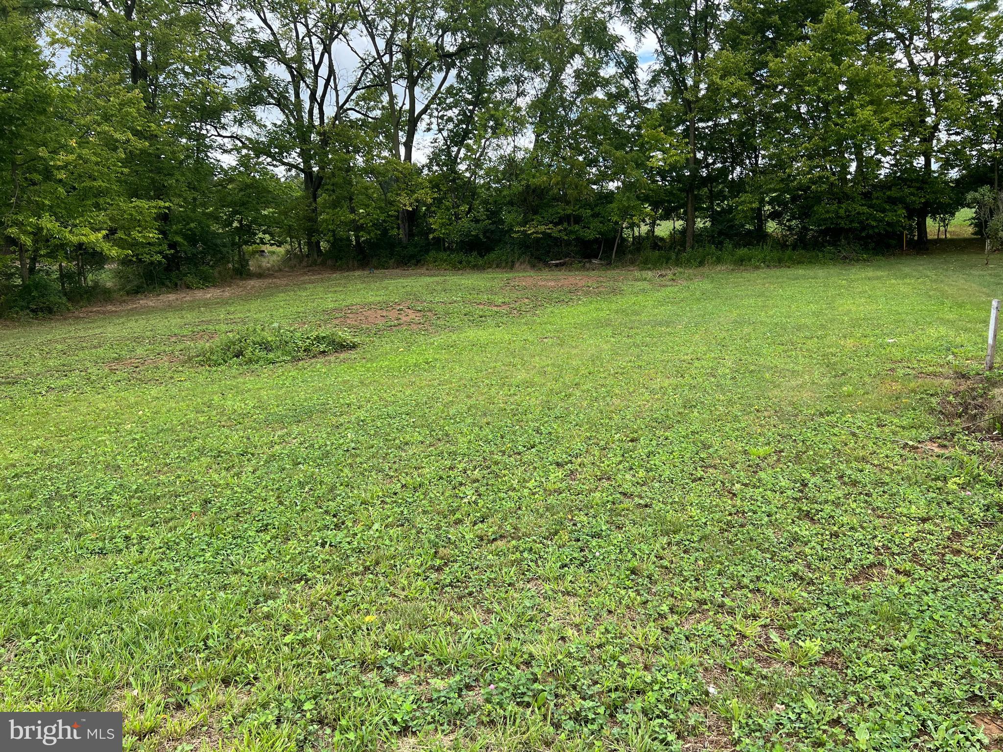 PAULMARK ESTATES - Land