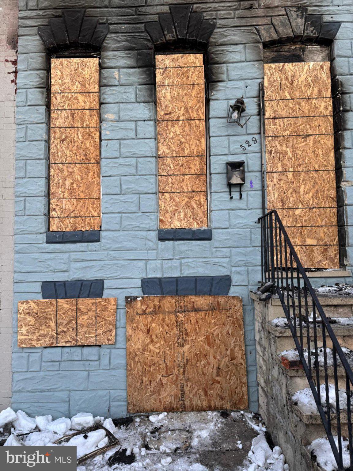 Hold Harmless needed for entry. Property was in a fire previously insurance did clean out and structure. Property ready for your vision on a full rebuild! 
Discover the charm of this traditional brick townhouse nestled in the heart of Carrollton Ridge. Built in 1920, this home seamlessly blends classic character with modern potential. With three spacious bedrooms and a full bathroom, it offers ample space for relaxation and creativity. The partially finished basement presents an exciting opportunity for customization-transform it into a cozy den, home office, or play area. Enjoy the convenience of off-street parking, ensuring your vehicle is always secure. The compact lot size allows for easy maintenance, giving you more time to enjoy the vibrant community around you. Imagine sipping your morning coffee on the porch, soaking in the neighborhood's warmth and charm. This property is not just a house; it's a canvas for your dreams. Whether you're looking to invest or create your perfect home, this townhouse is ready to welcome you. Don't miss your chance to own a piece of history in a thriving area!