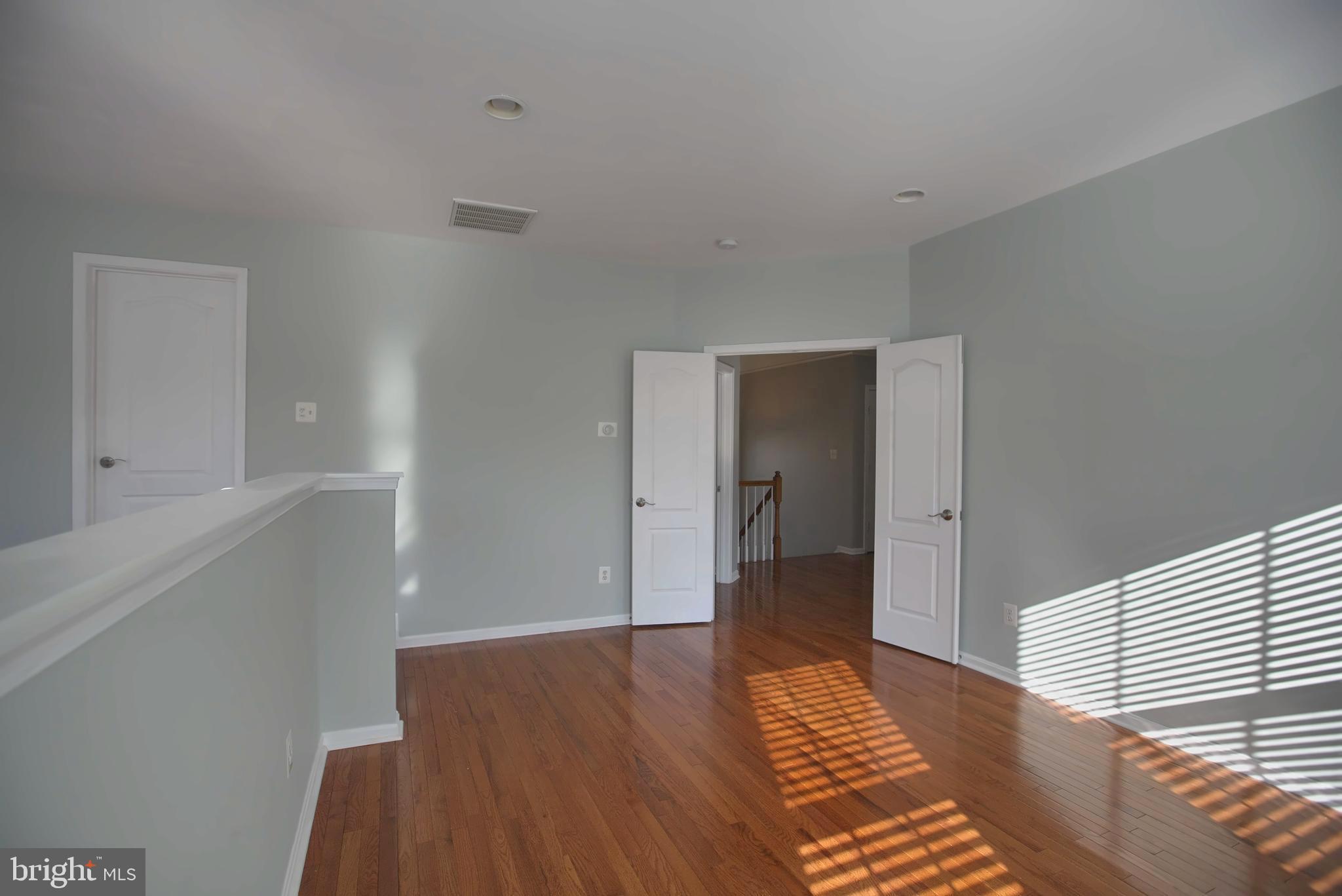 BROADLANDS - Residential