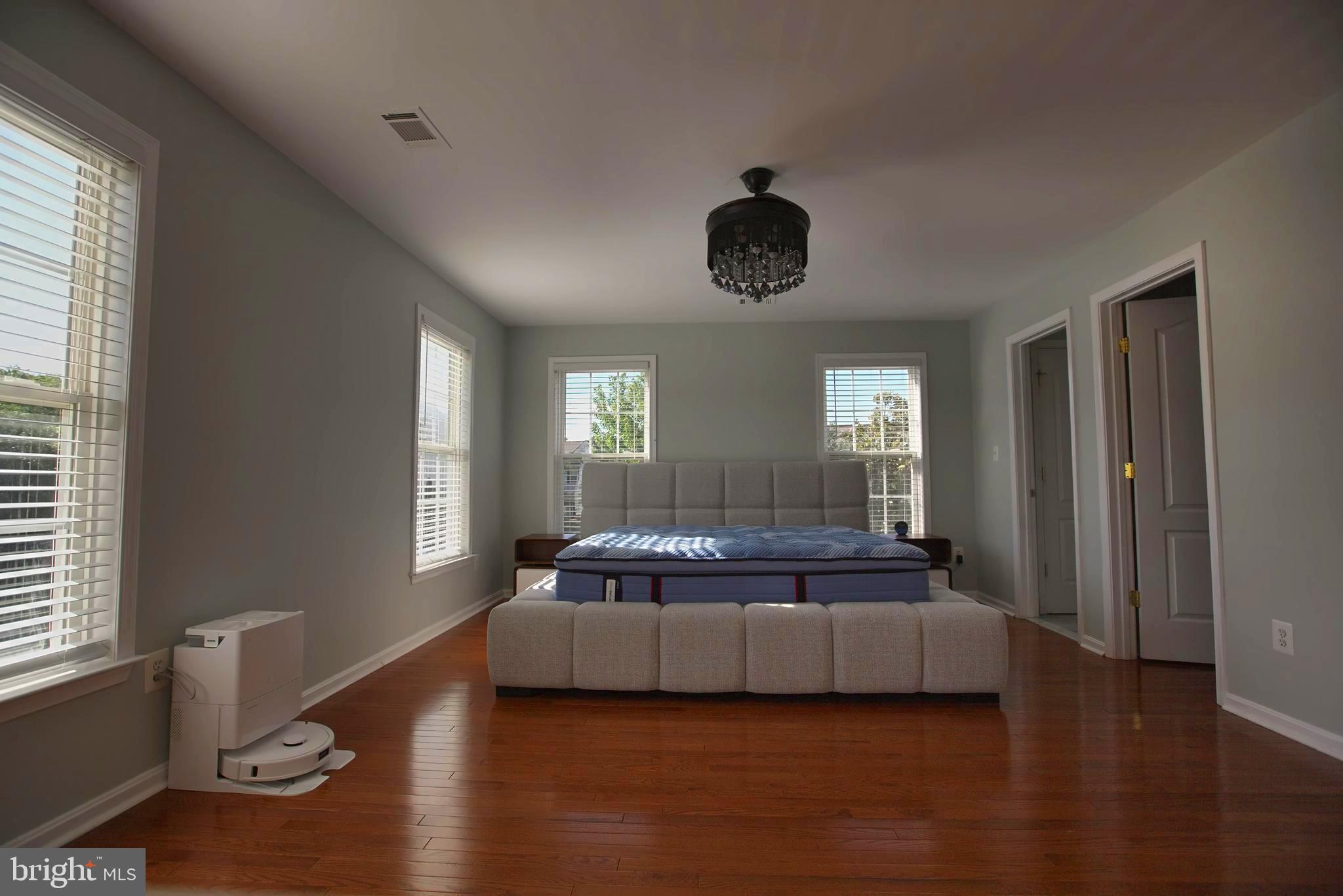 BROADLANDS - Residential