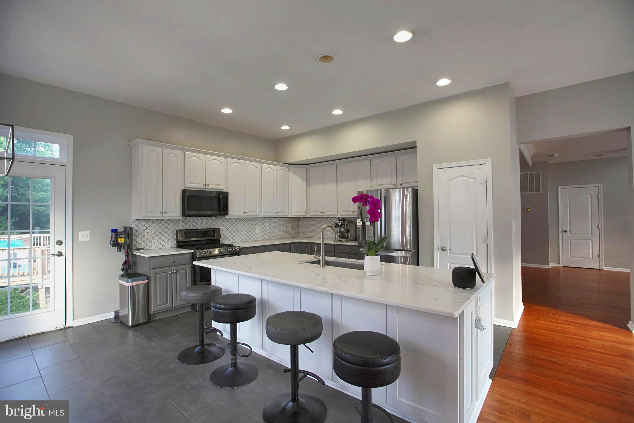 BROADLANDS - Residential