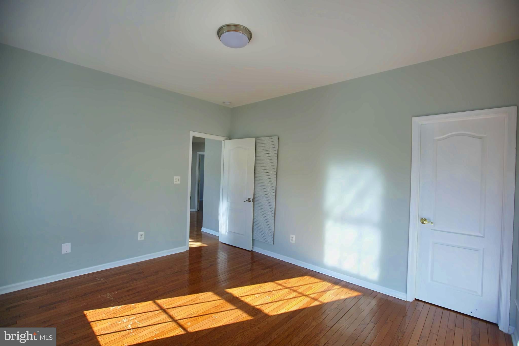 BROADLANDS - Residential