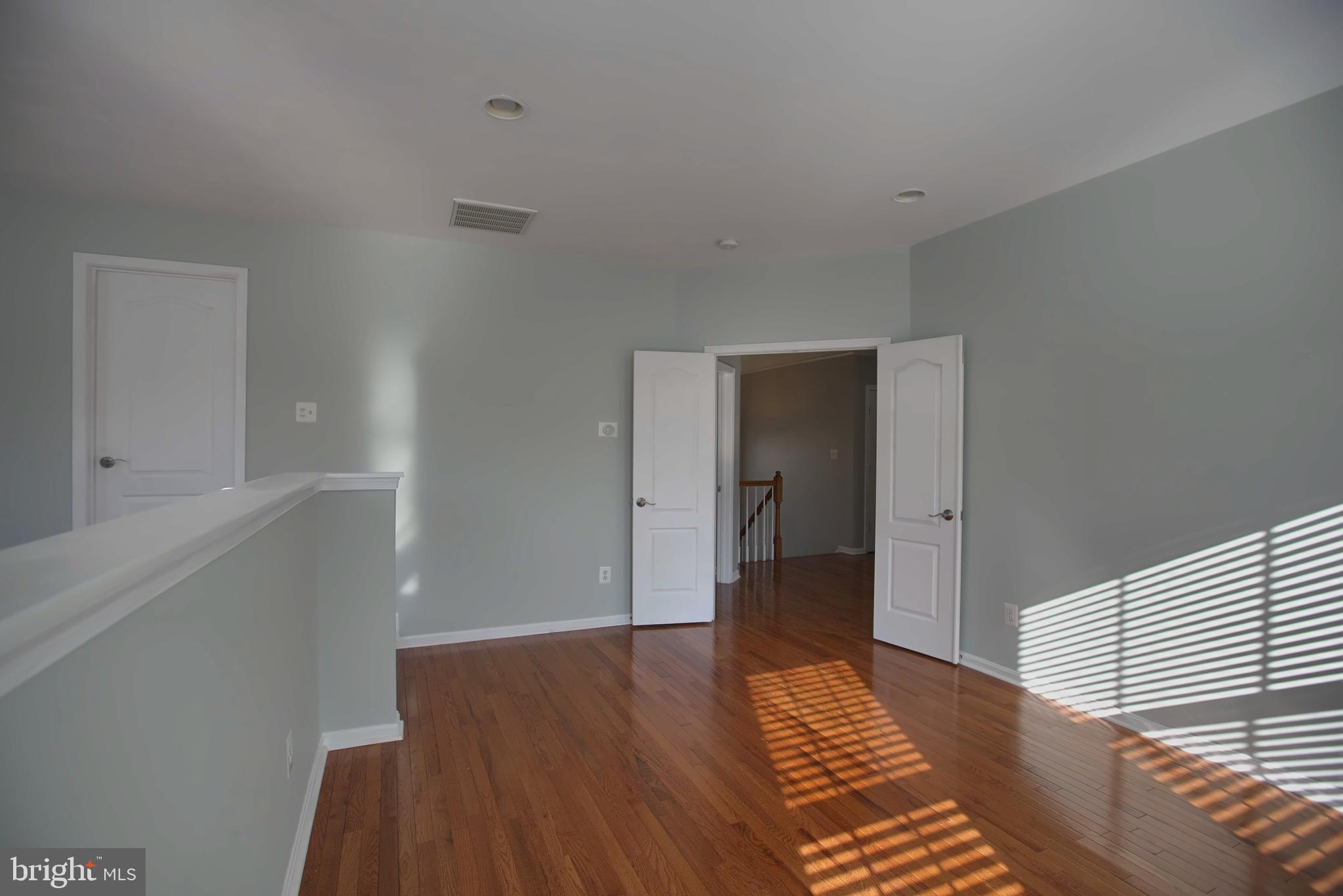 BROADLANDS - Residential