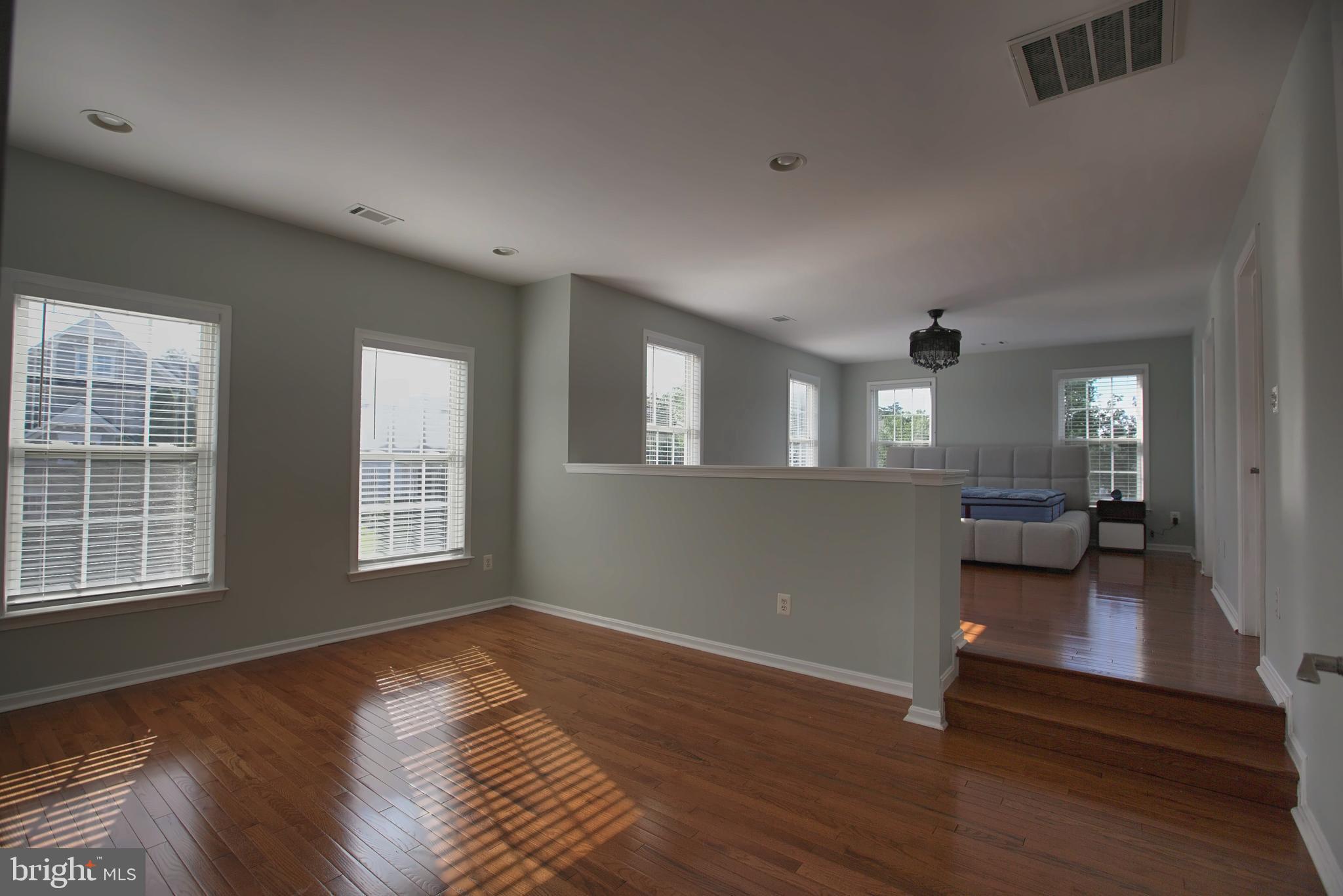 BROADLANDS - Residential