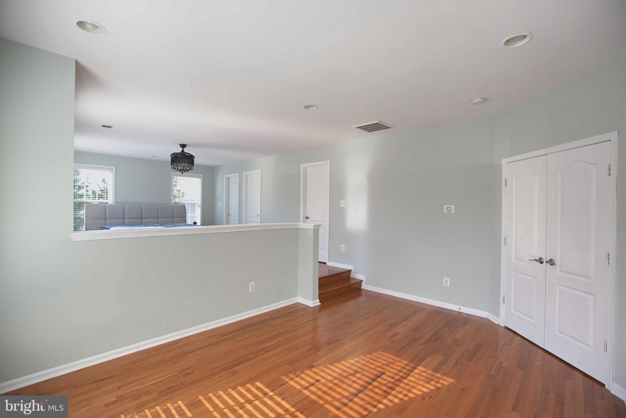 BROADLANDS - Residential