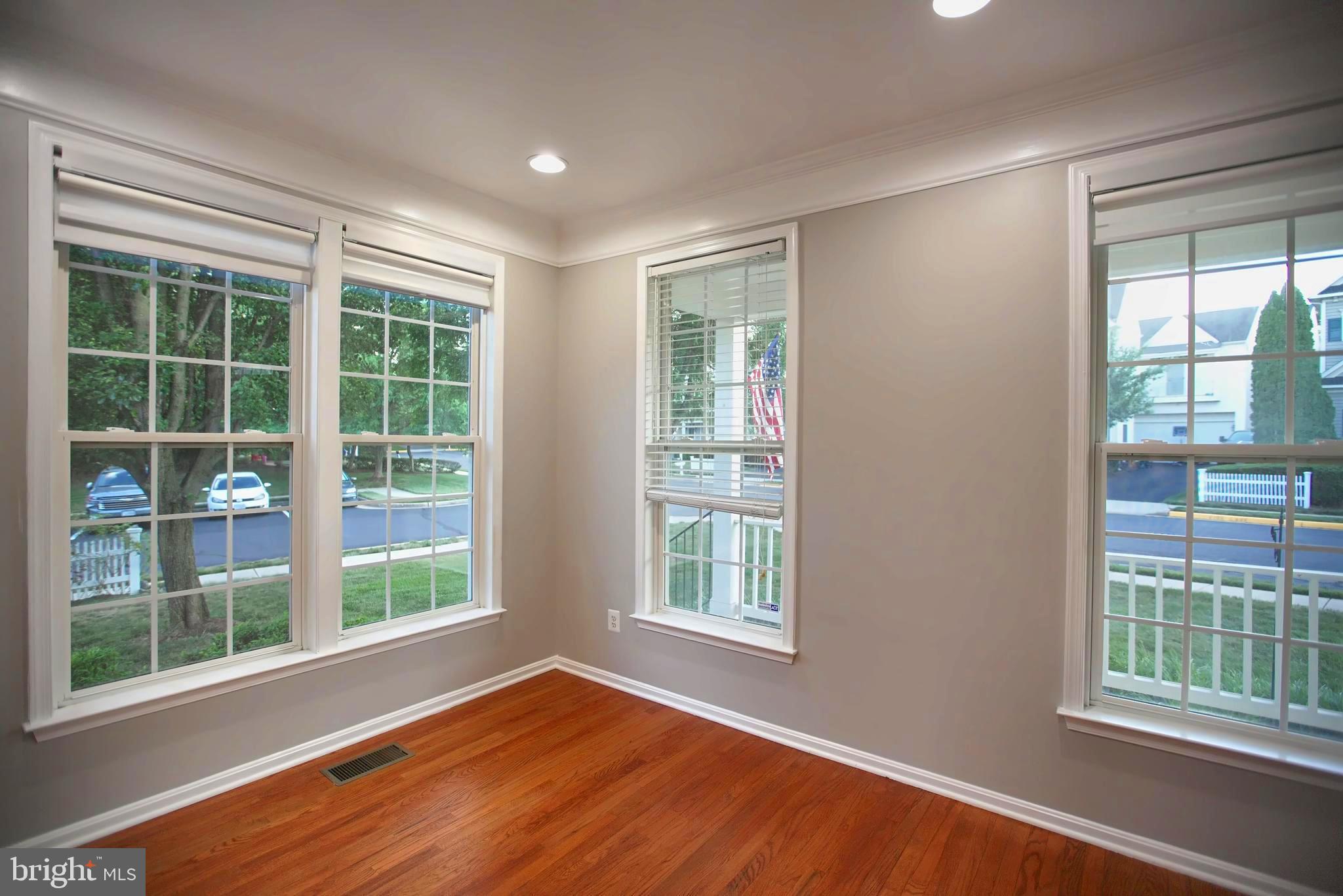 BROADLANDS - Residential