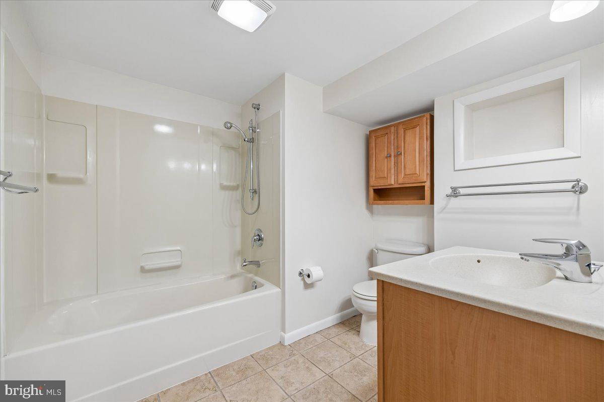 REGENCY ESTATES - Residential
