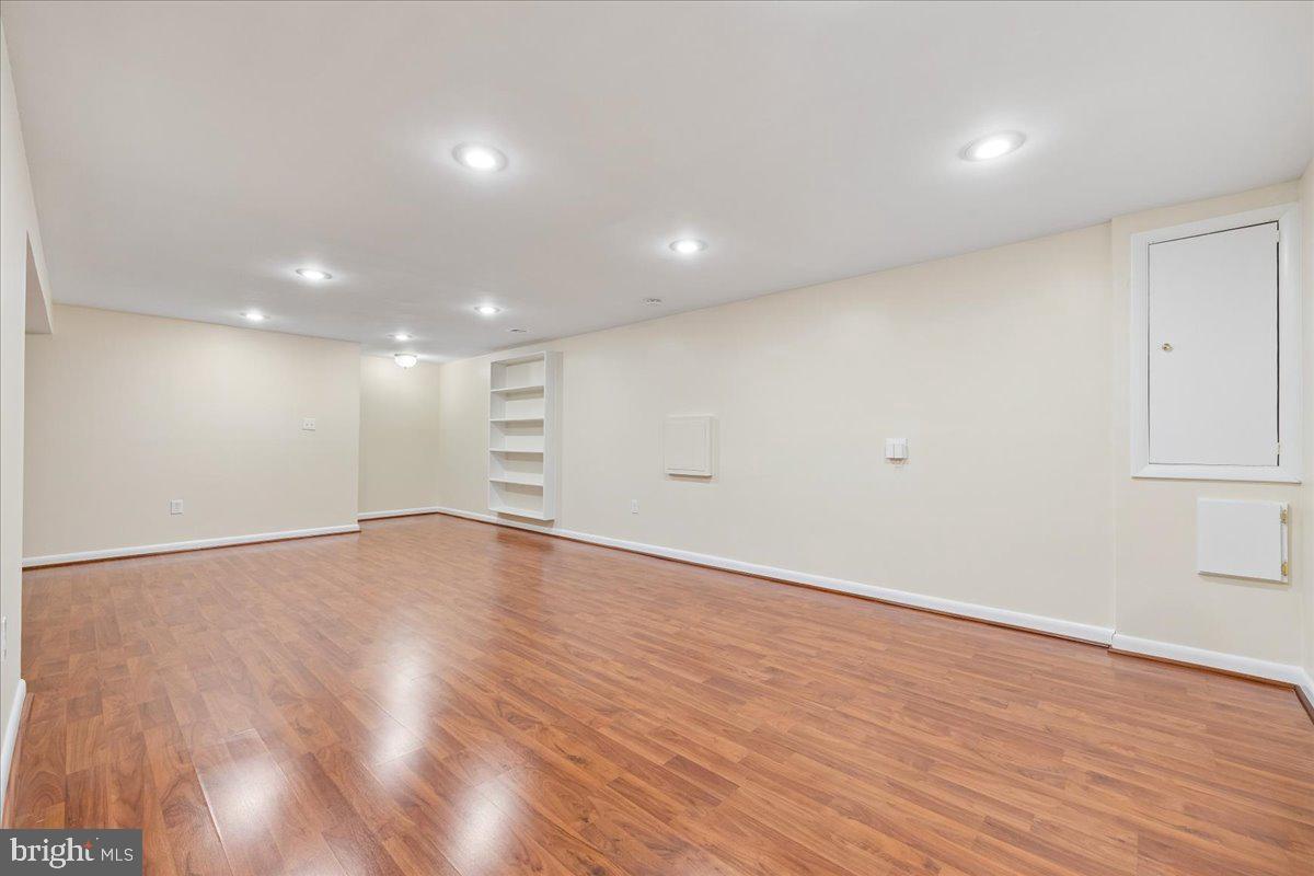 REGENCY ESTATES - Residential