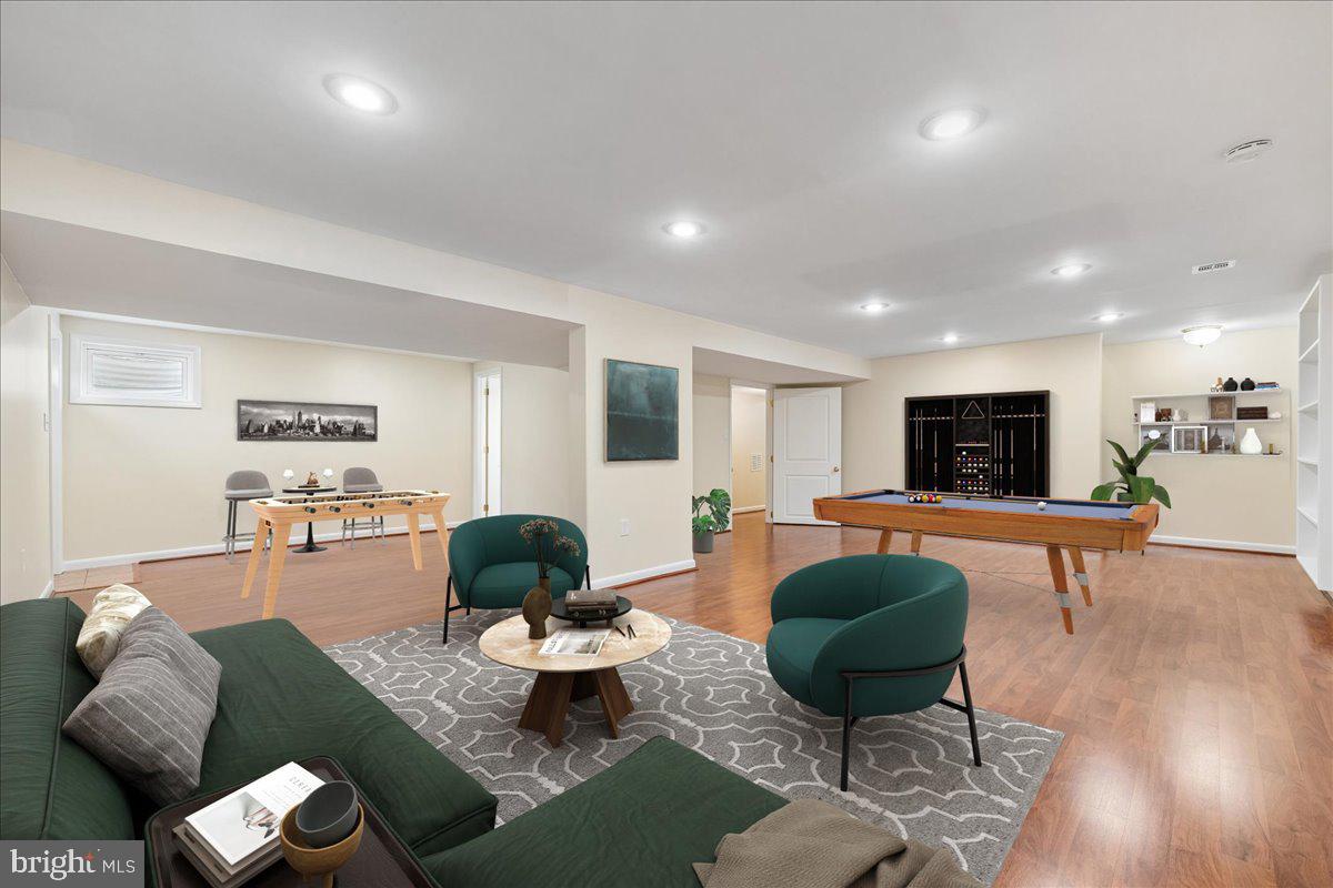 REGENCY ESTATES - Residential