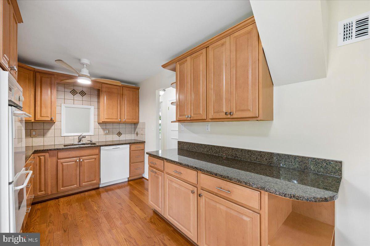 REGENCY ESTATES - Residential
