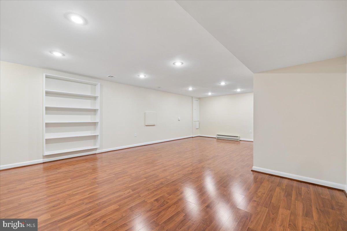 REGENCY ESTATES - Residential