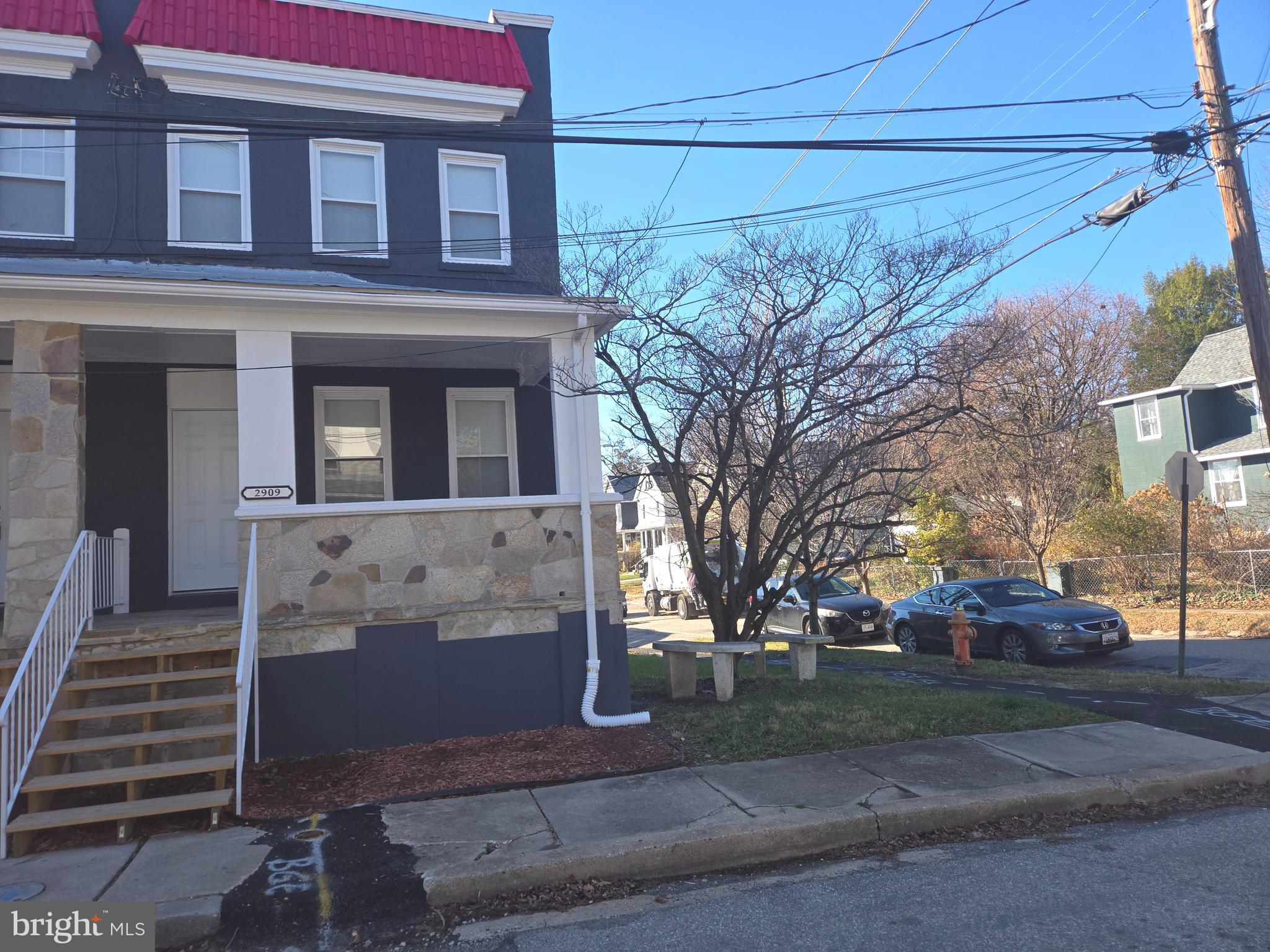 Welcome to this 3-bedroom home featuring 1.5 bathrooms, a bright dining room, spacious living room, and an updated kitchen. The unfinished basement provides extra storage and includes a washer and dryer. Conveniently located near shopping, dining, parks, and major commuter routes. Move-in ready—schedule your showing today!