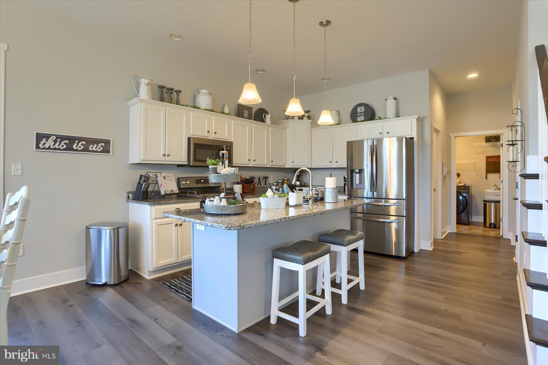 ROCKVILLE ESTATES - Residential