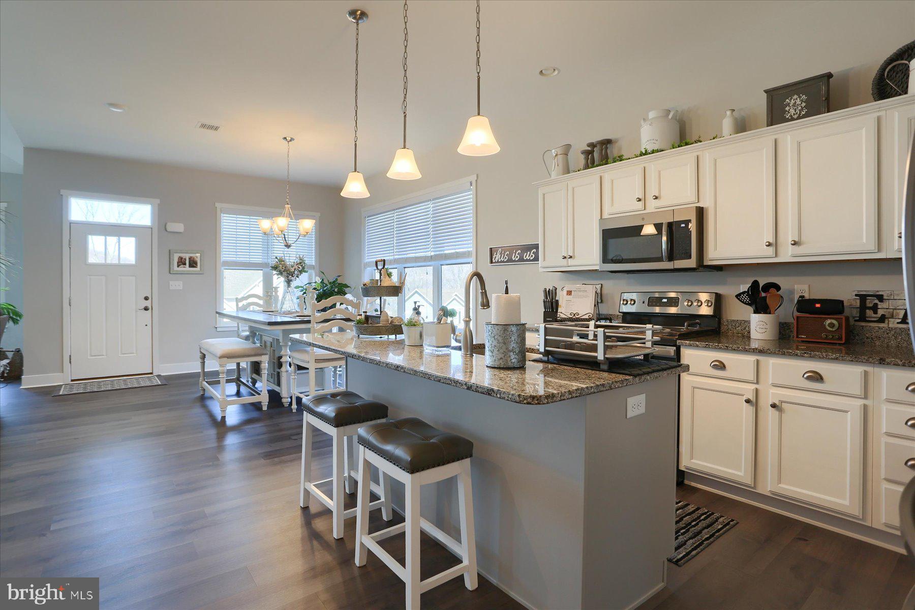 ROCKVILLE ESTATES - Residential