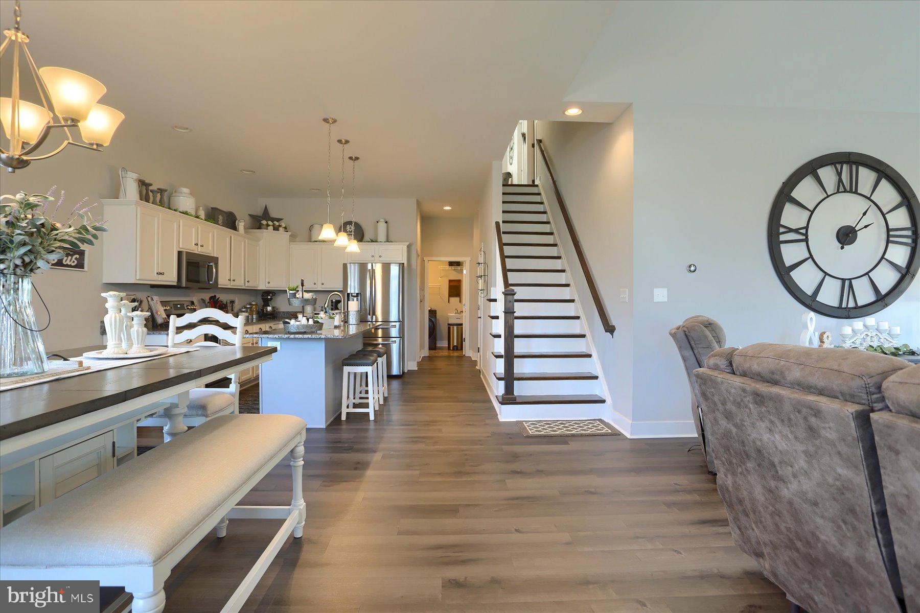 ROCKVILLE ESTATES - Residential