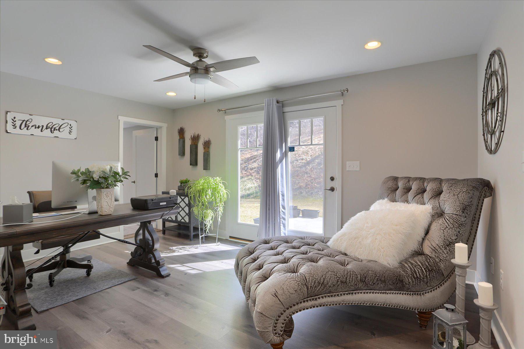 ROCKVILLE ESTATES - Residential