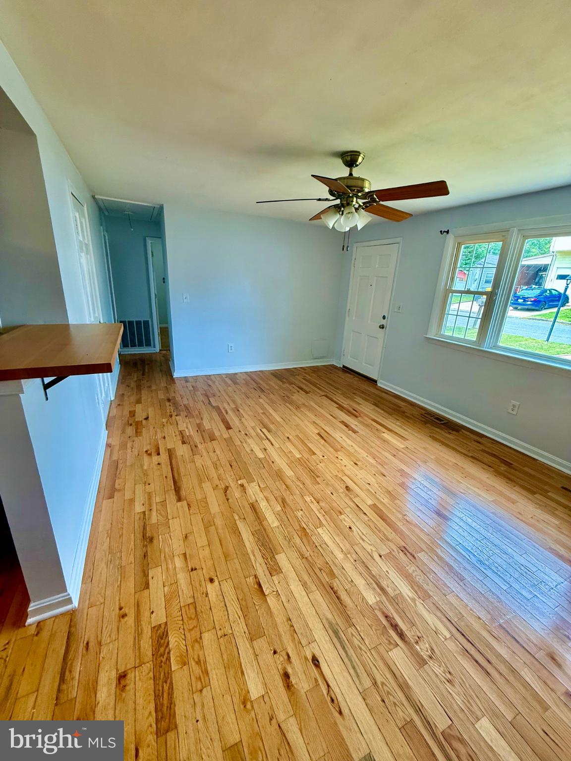 WOODLAND BEACH - Residential