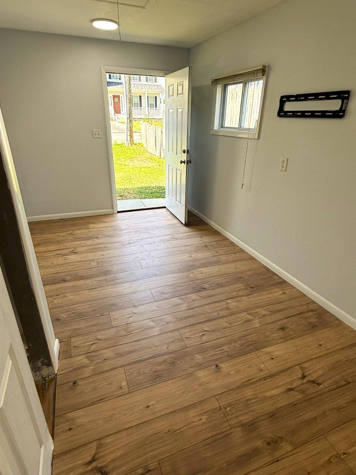 WOODLAND BEACH - Residential