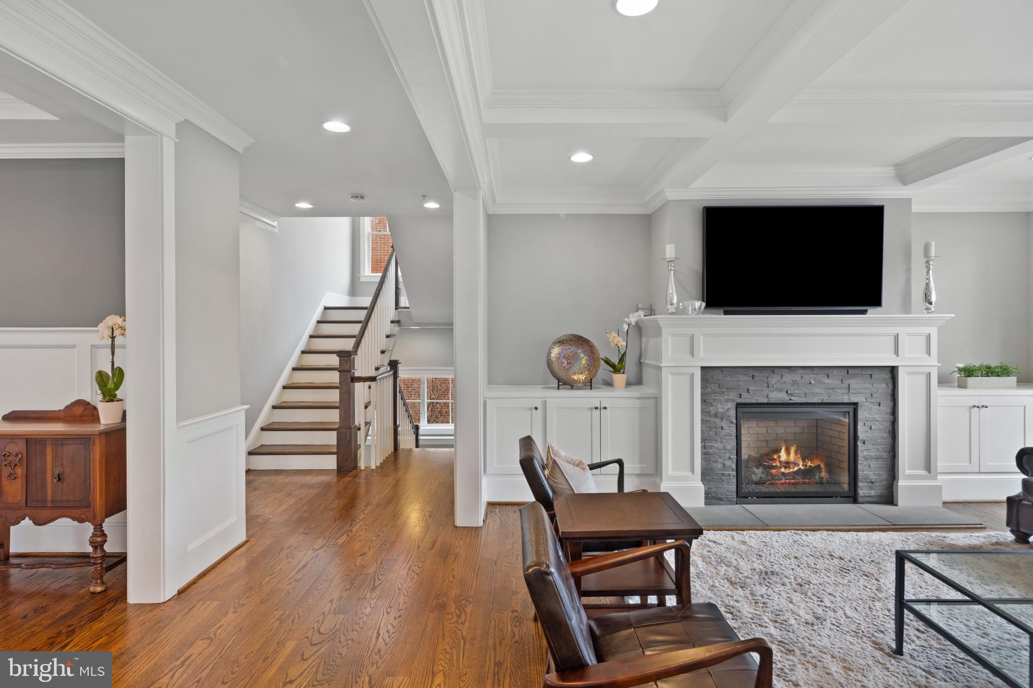 OAKWOOD KNOLLS - Residential