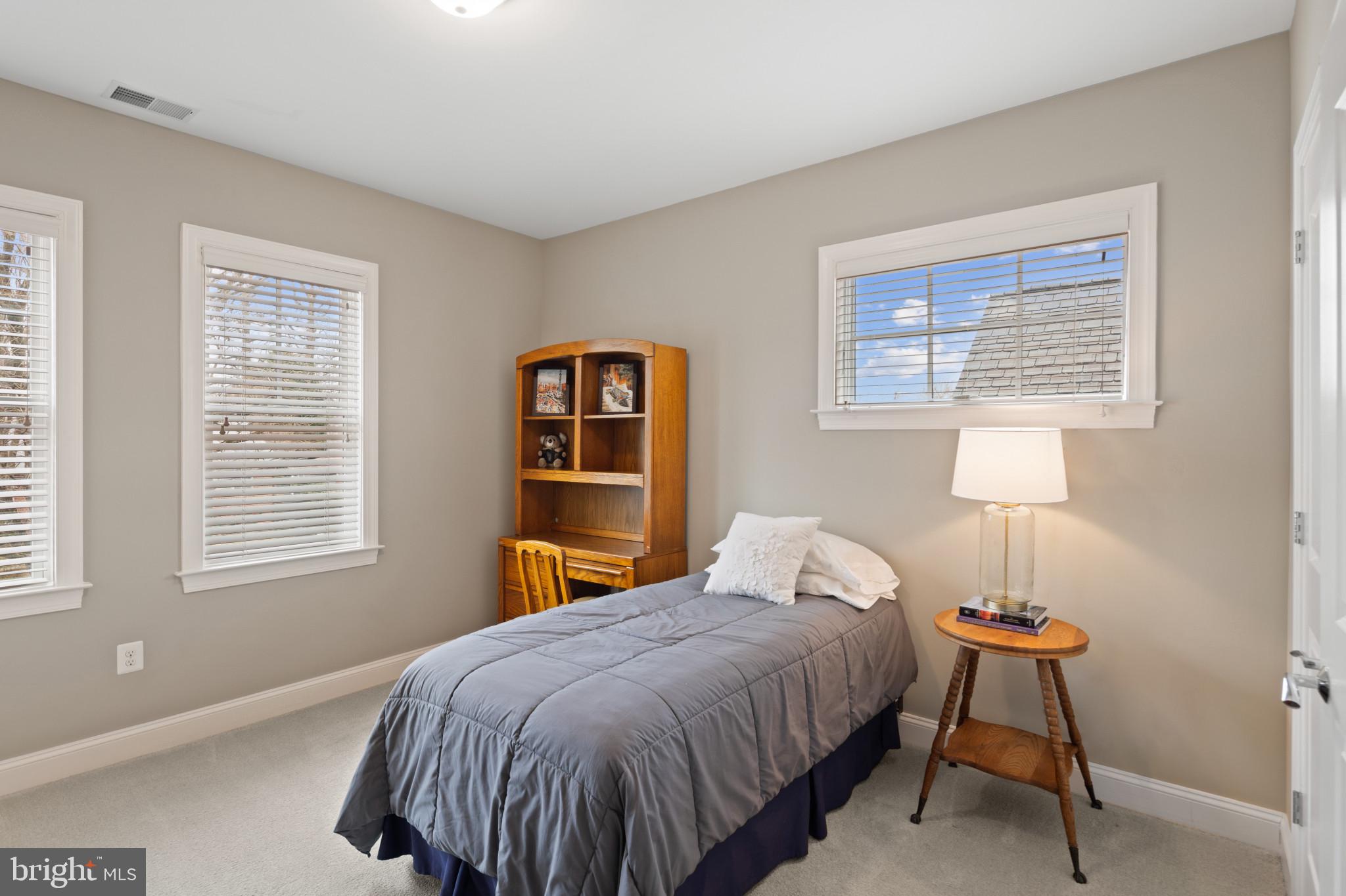 OAKWOOD KNOLLS - Residential