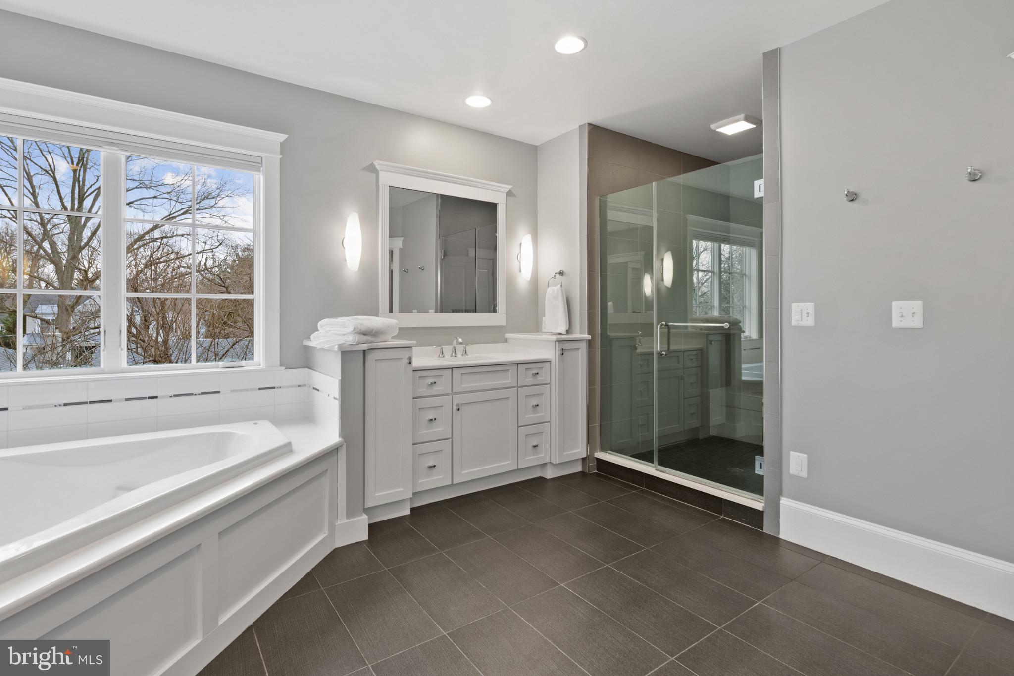 OAKWOOD KNOLLS - Residential