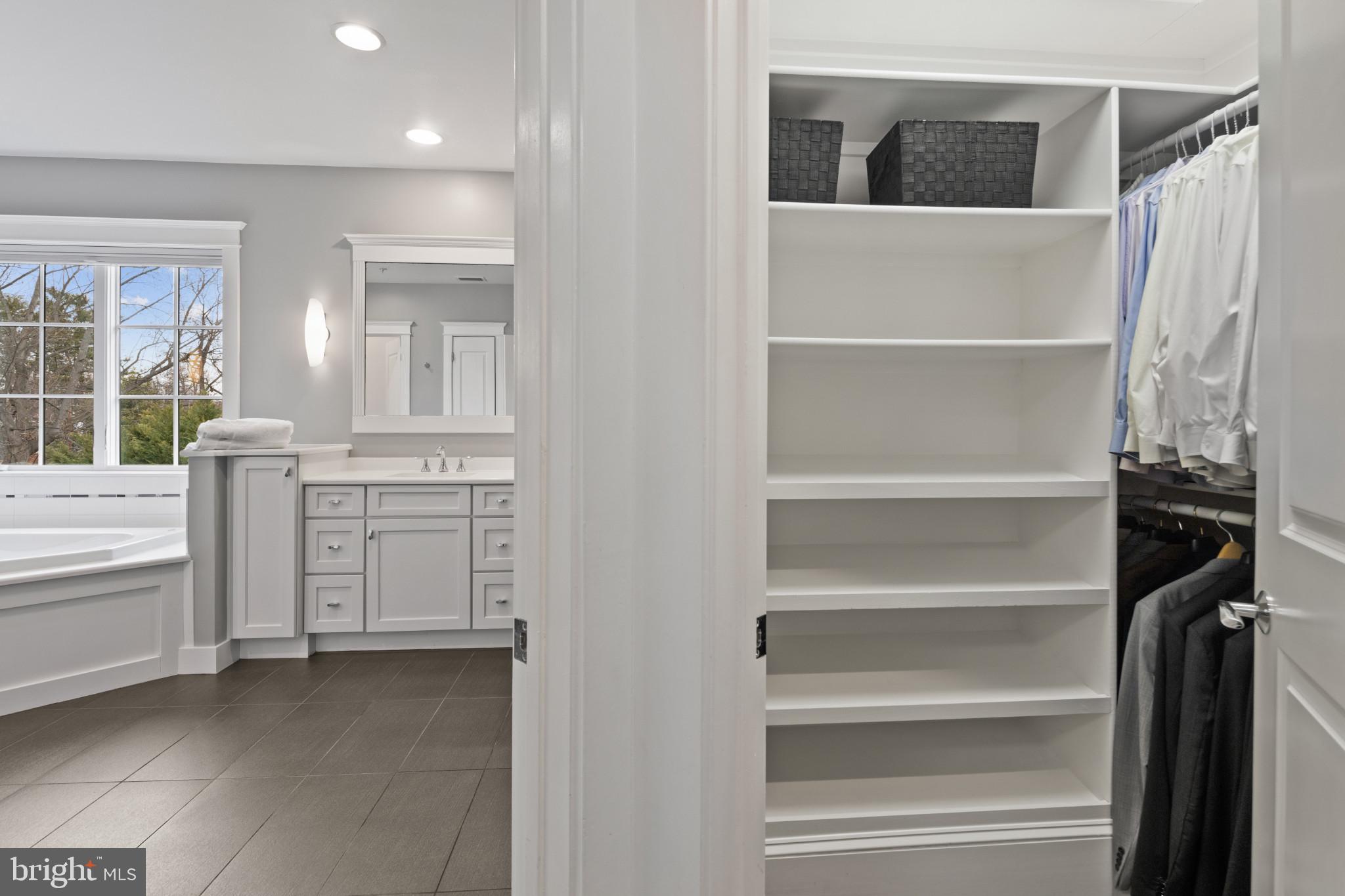 OAKWOOD KNOLLS - Residential
