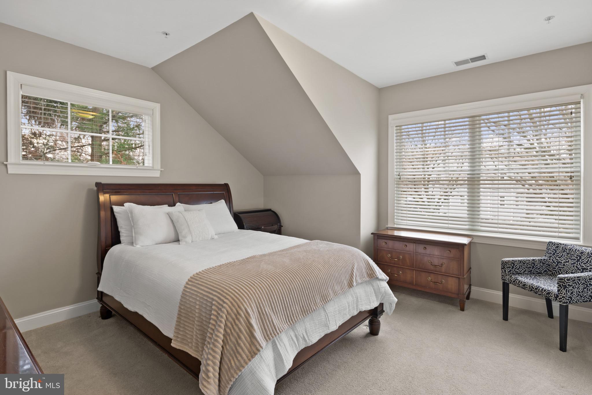 OAKWOOD KNOLLS - Residential
