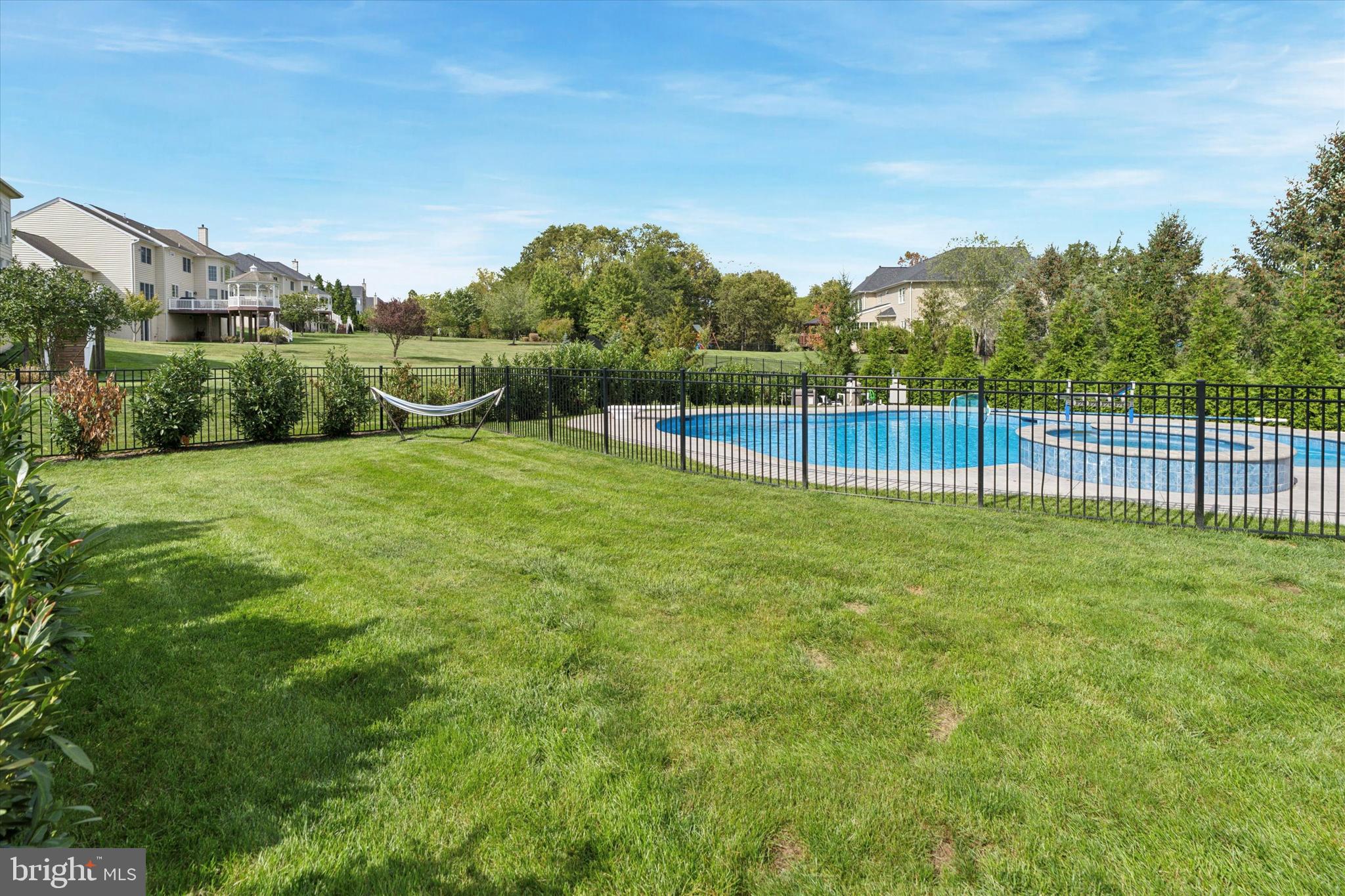 PROVIDENCE CHASE - Residential